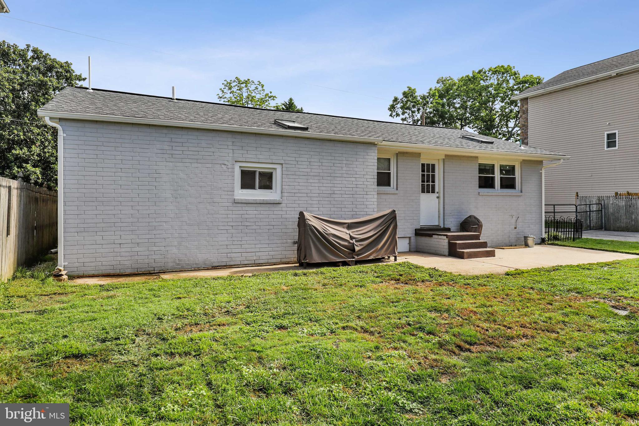 EDGEWATER - Residential