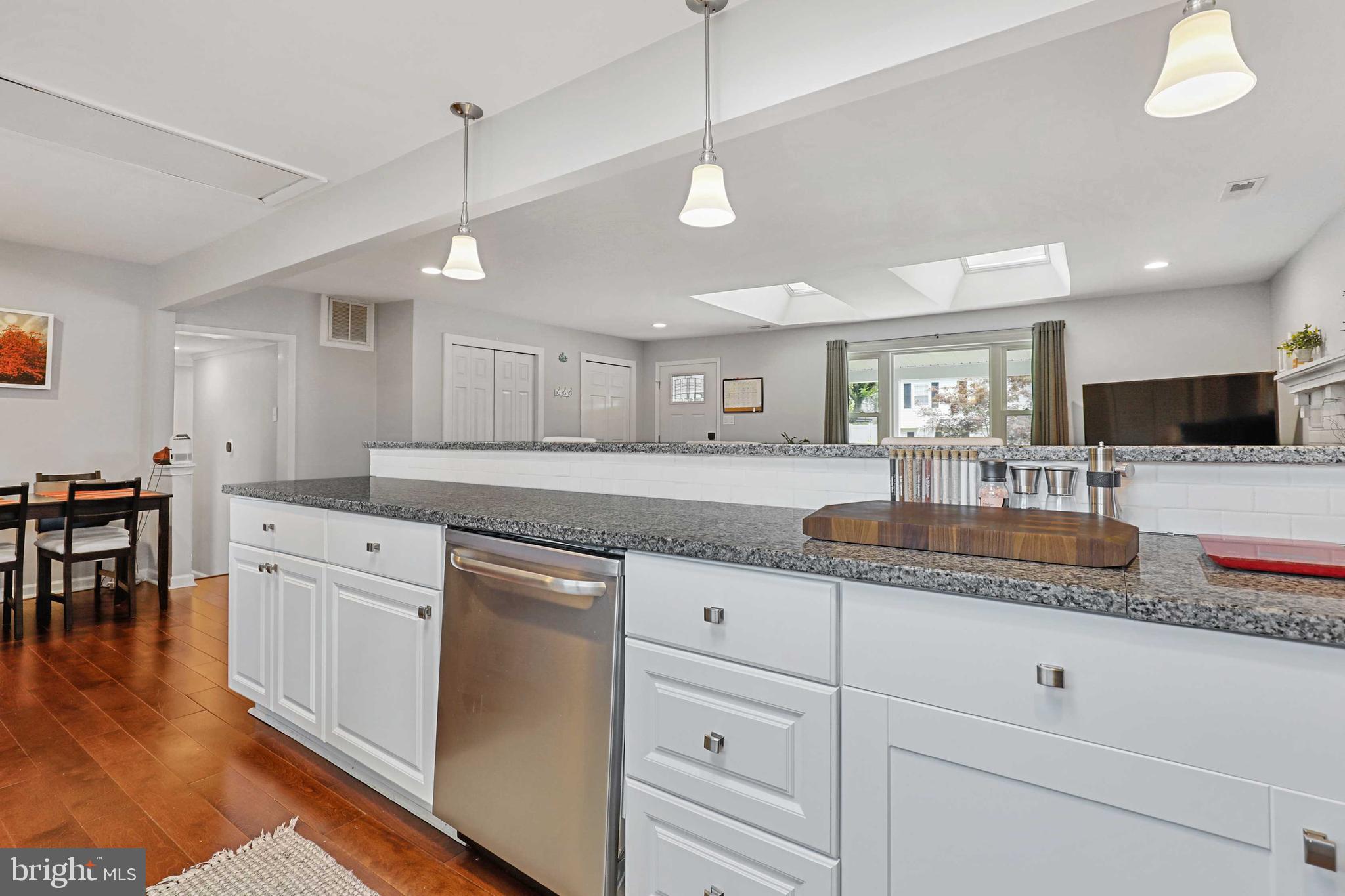 EDGEWATER - Residential