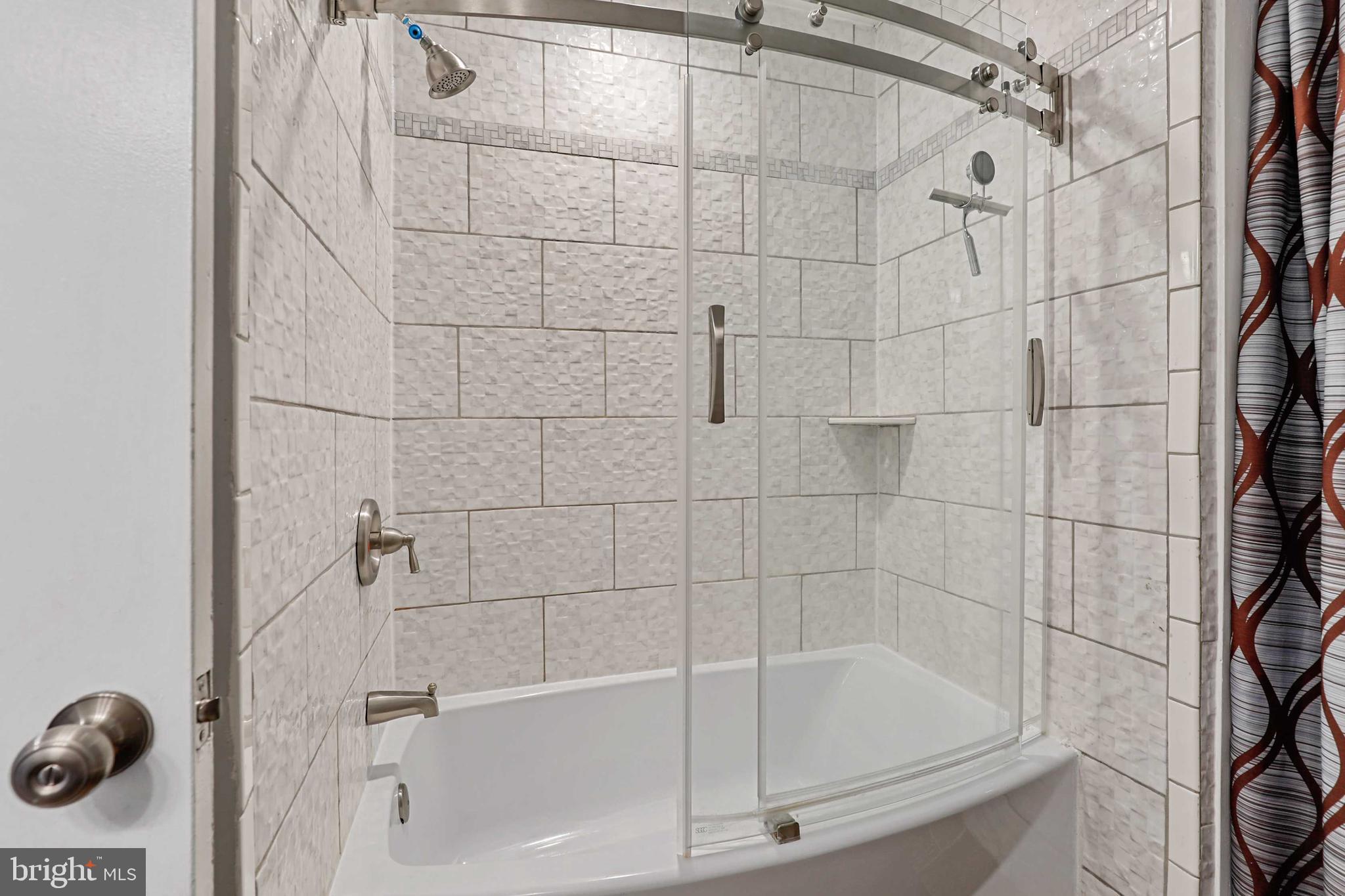 EDGEWATER - Residential