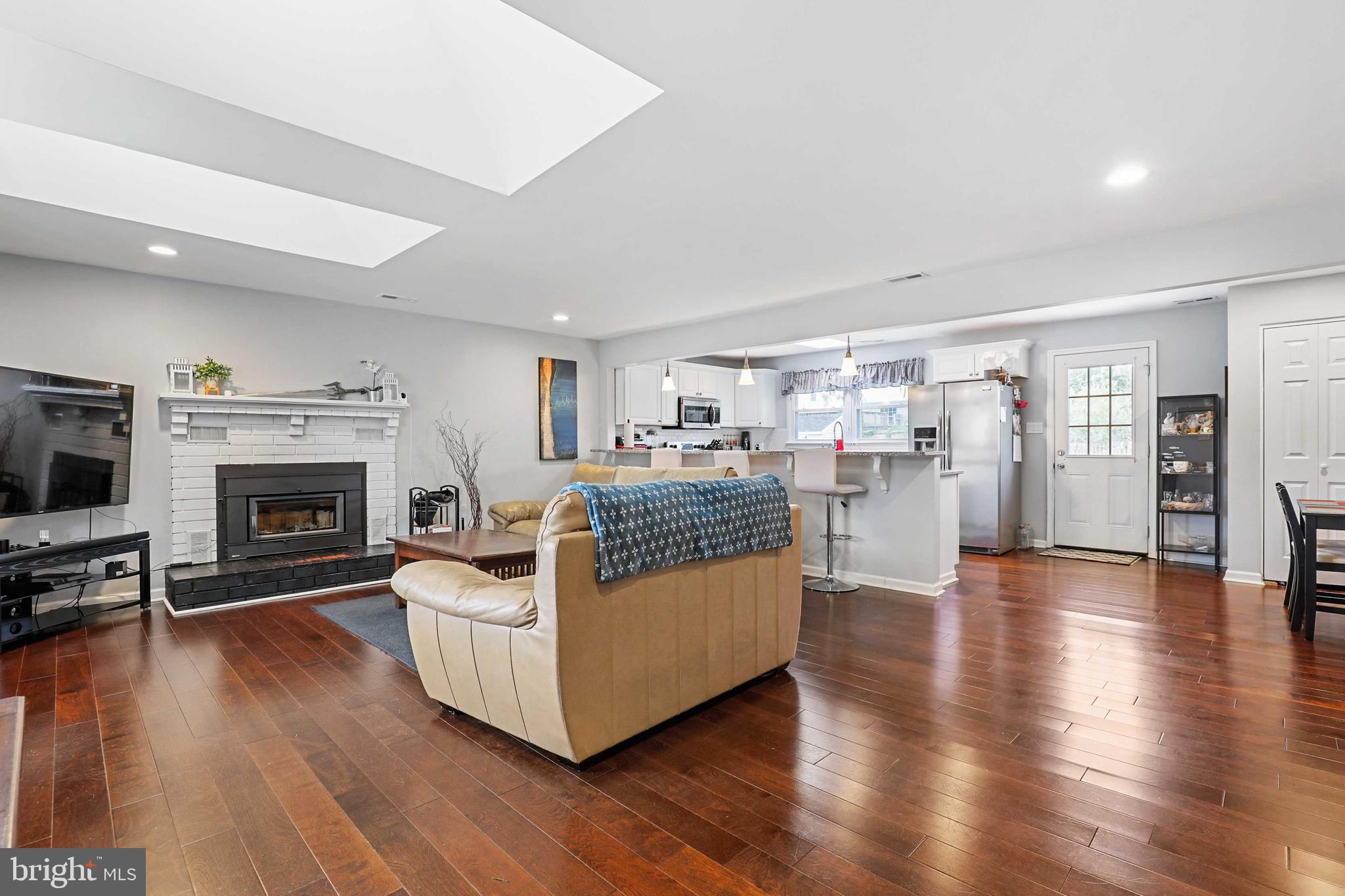 EDGEWATER - Residential