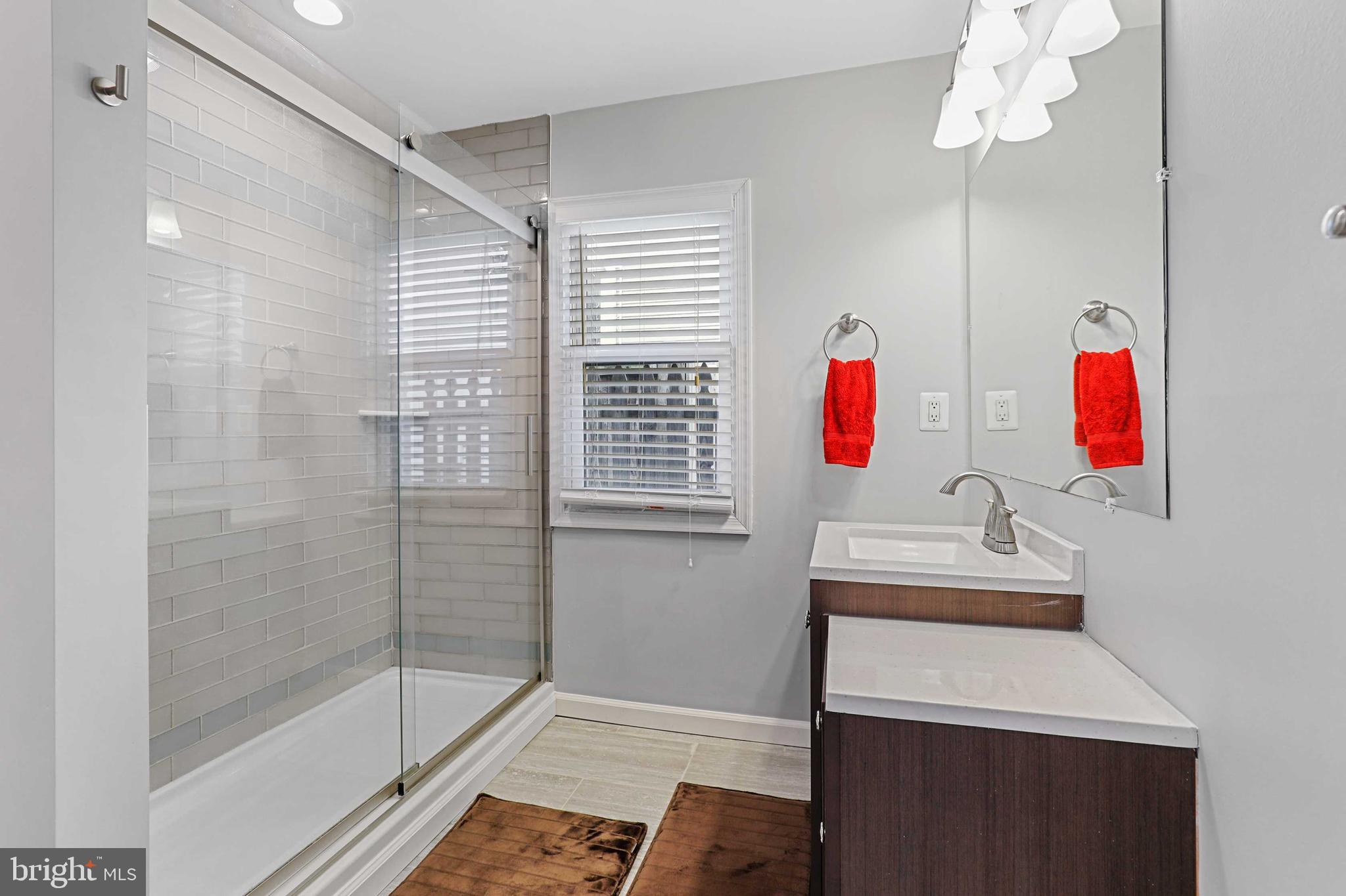 EDGEWATER - Residential