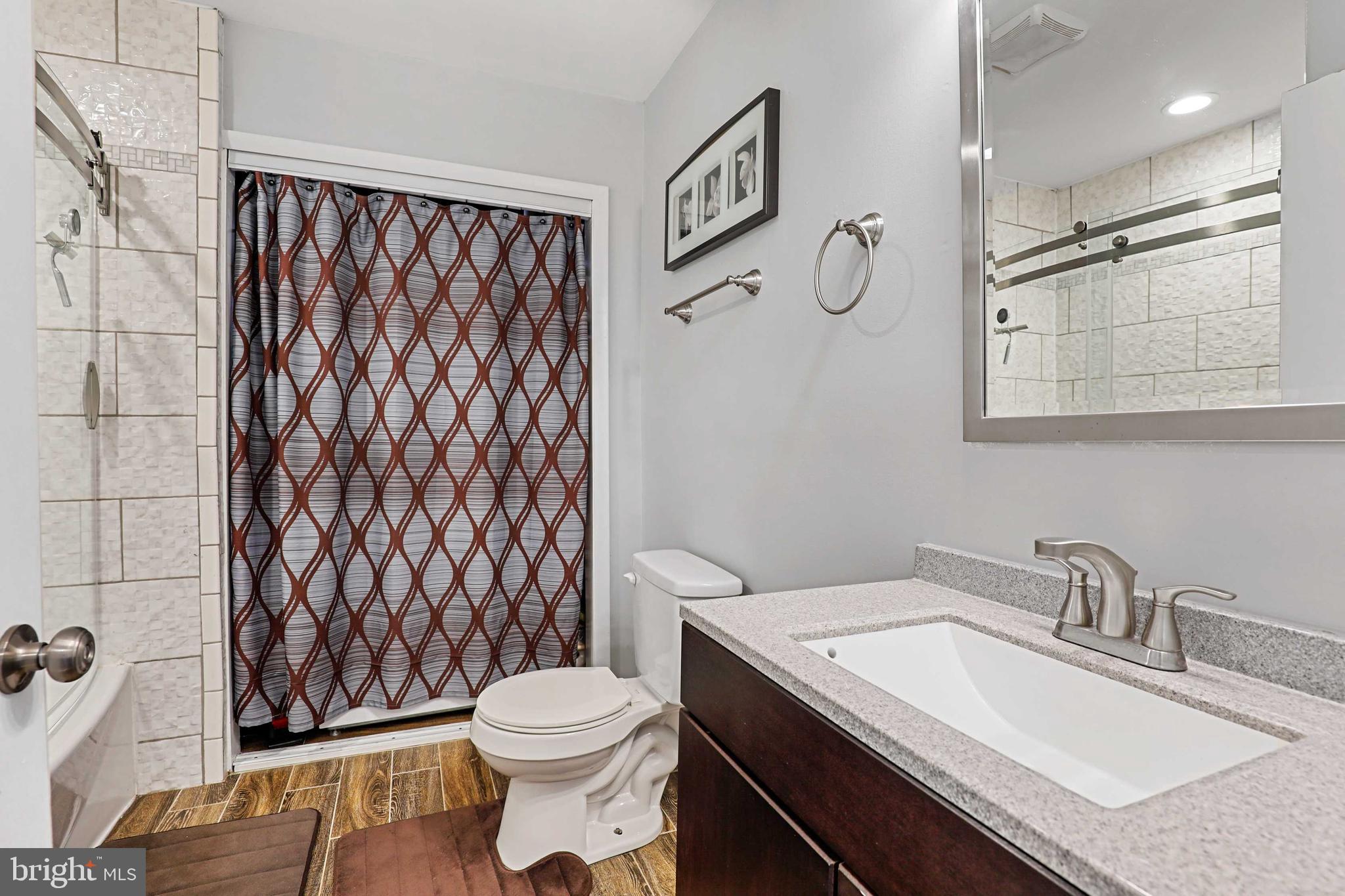 EDGEWATER - Residential