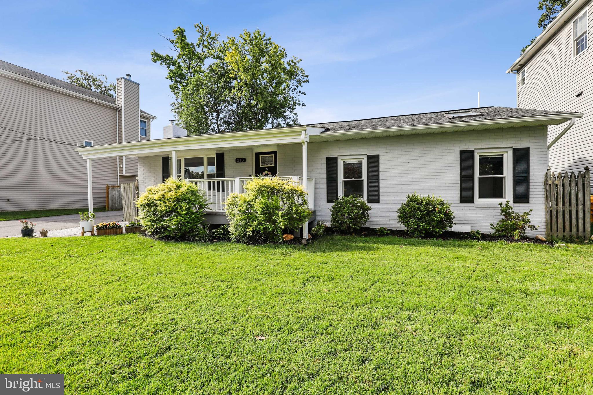 EDGEWATER - Residential