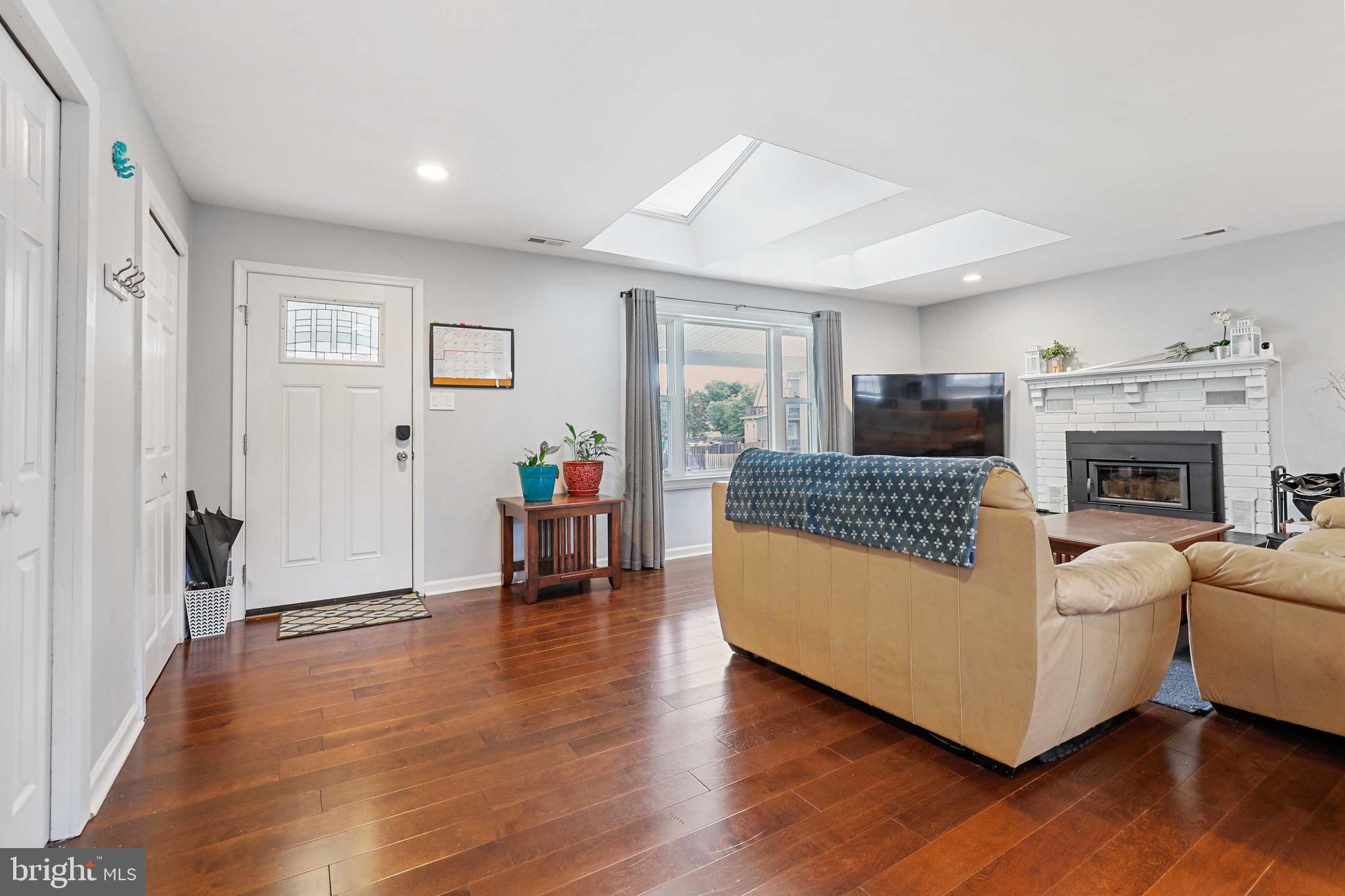 EDGEWATER - Residential