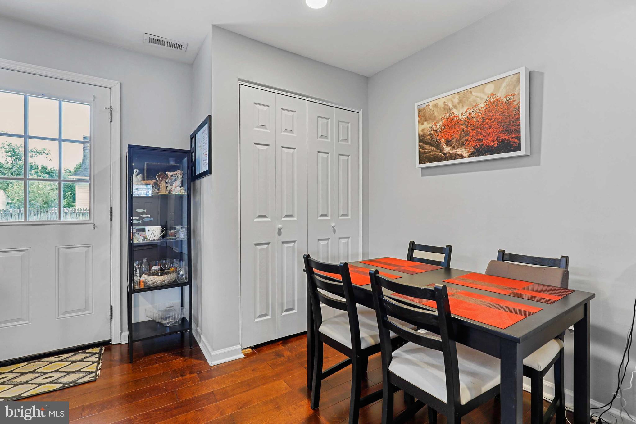 EDGEWATER - Residential