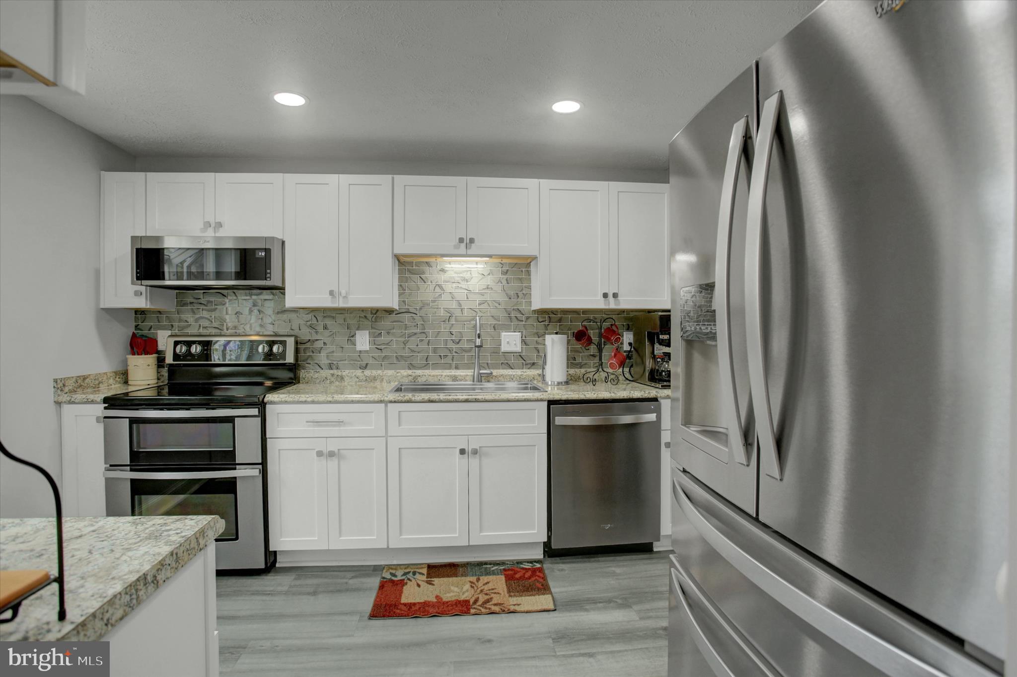 GLADE MANOR - Residential