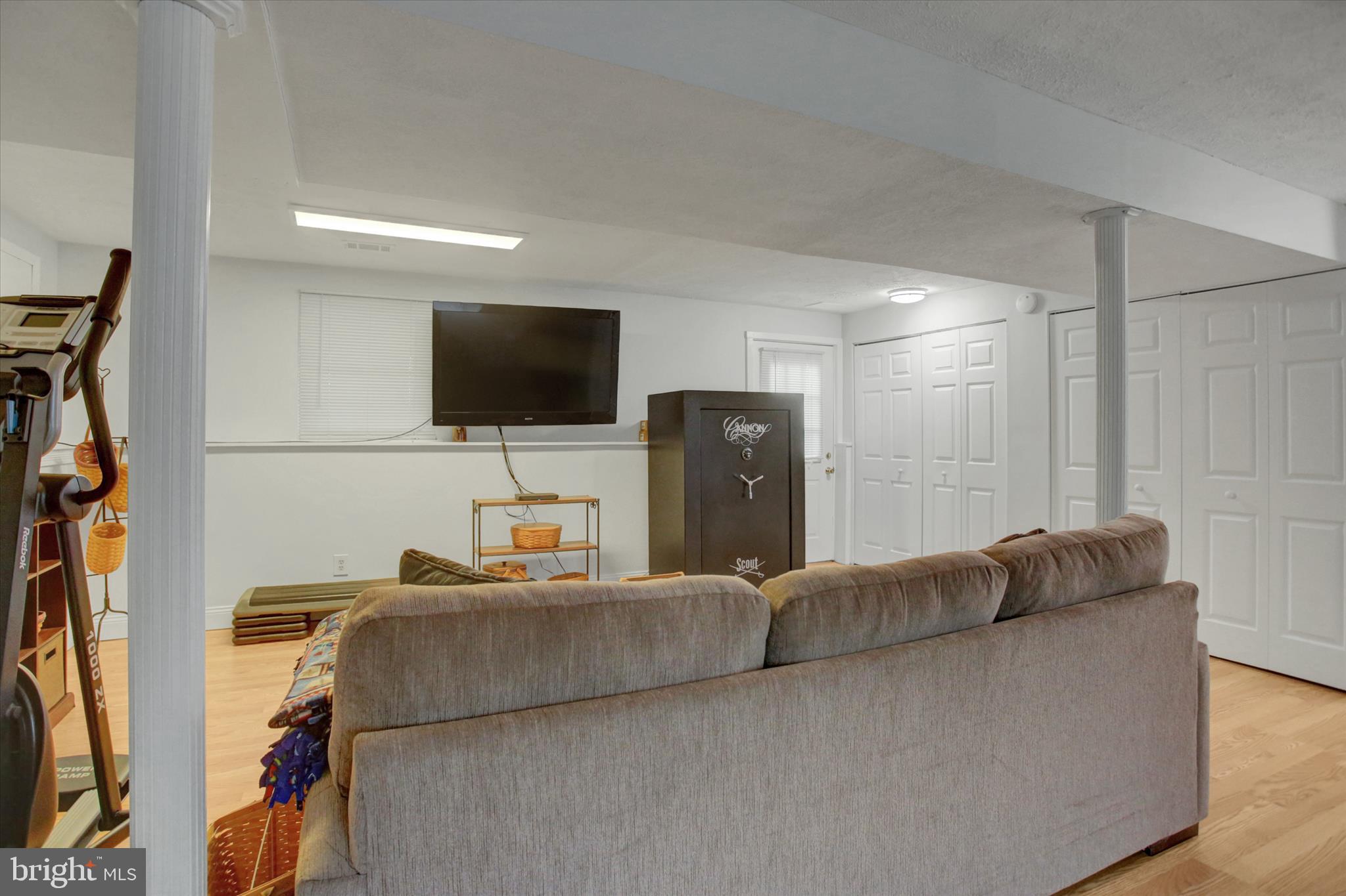 GLADE MANOR - Residential