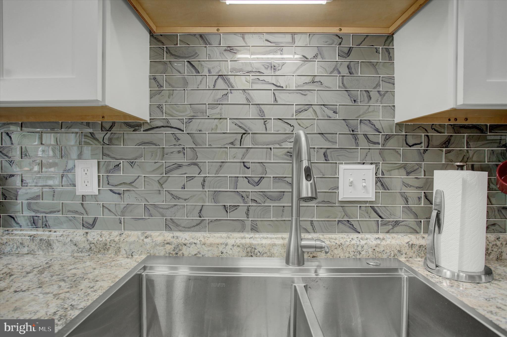 GLADE MANOR - Residential