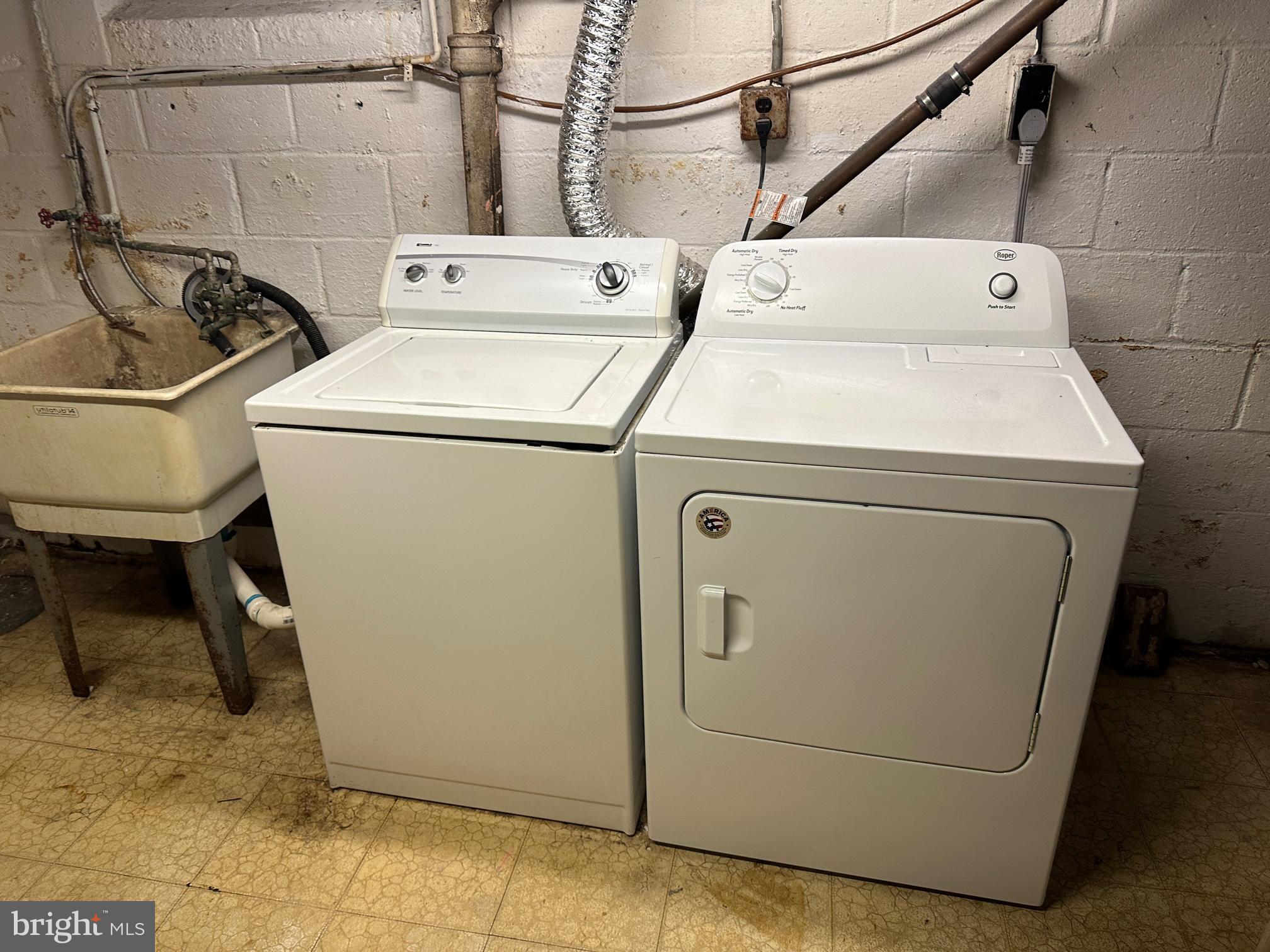 GLENMORE - Residential Lease