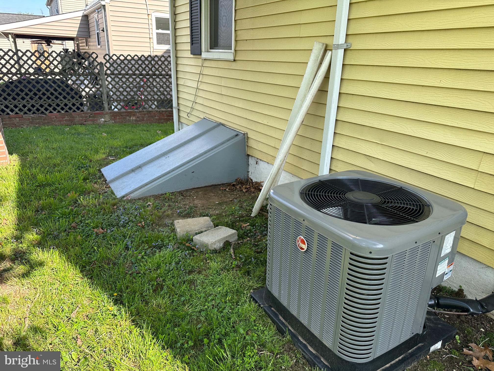 GLENMORE - Residential Lease