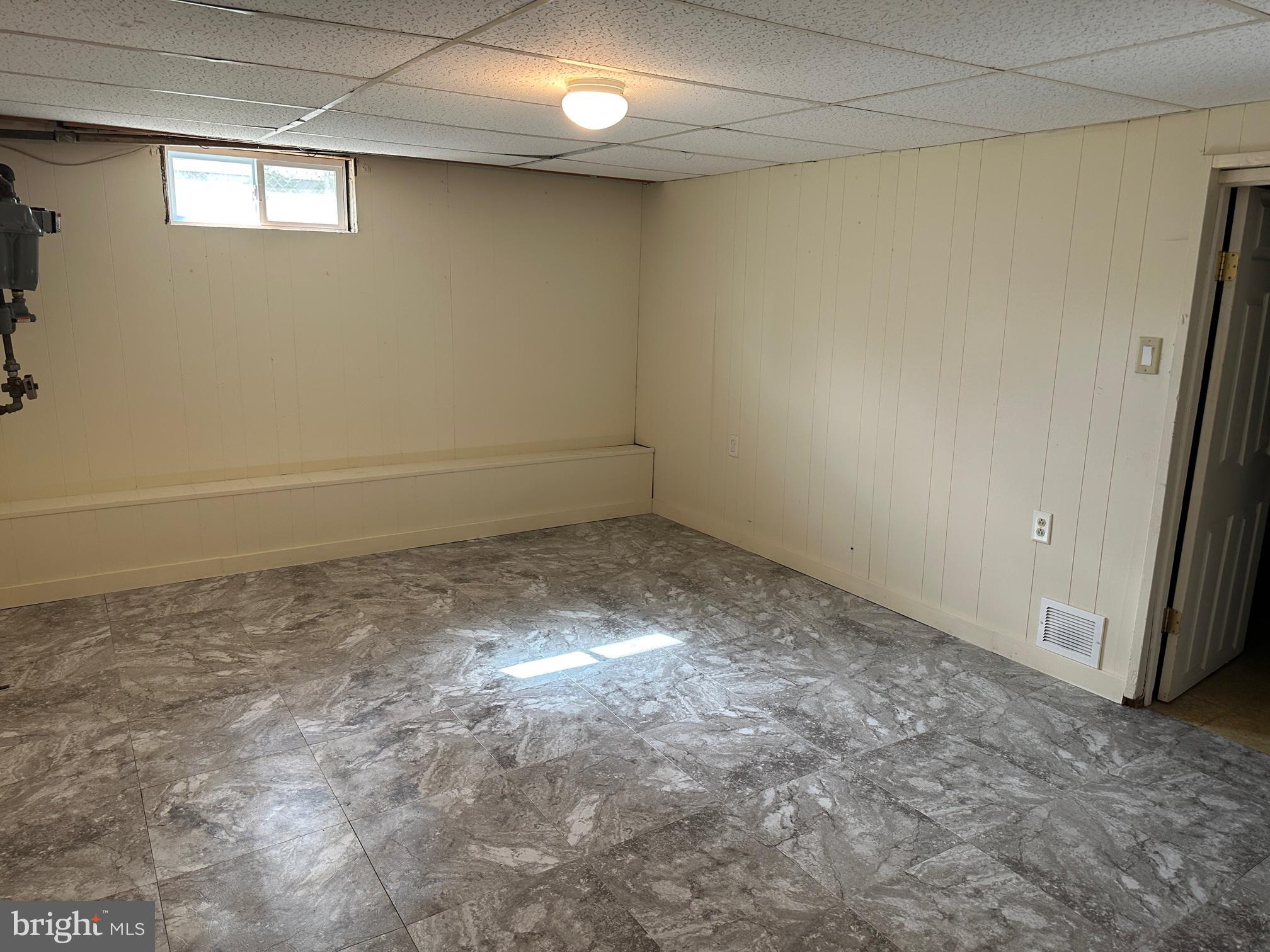 GLENMORE - Residential Lease