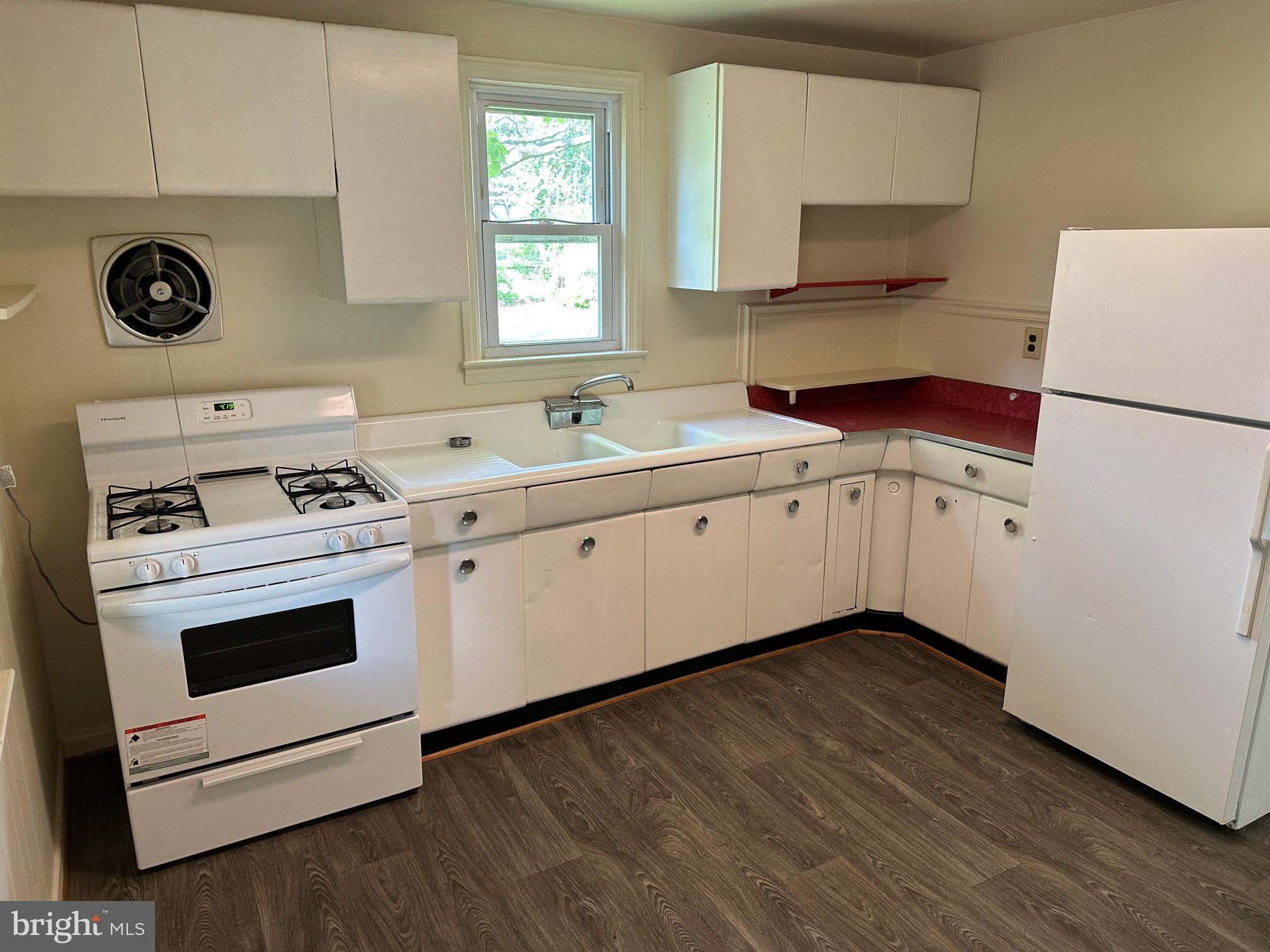 GLENMORE - Residential Lease