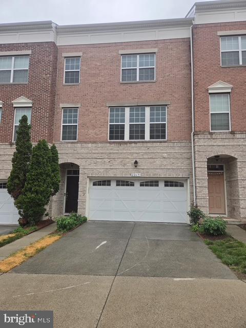 22693 FLOWING SPRING SQUARE