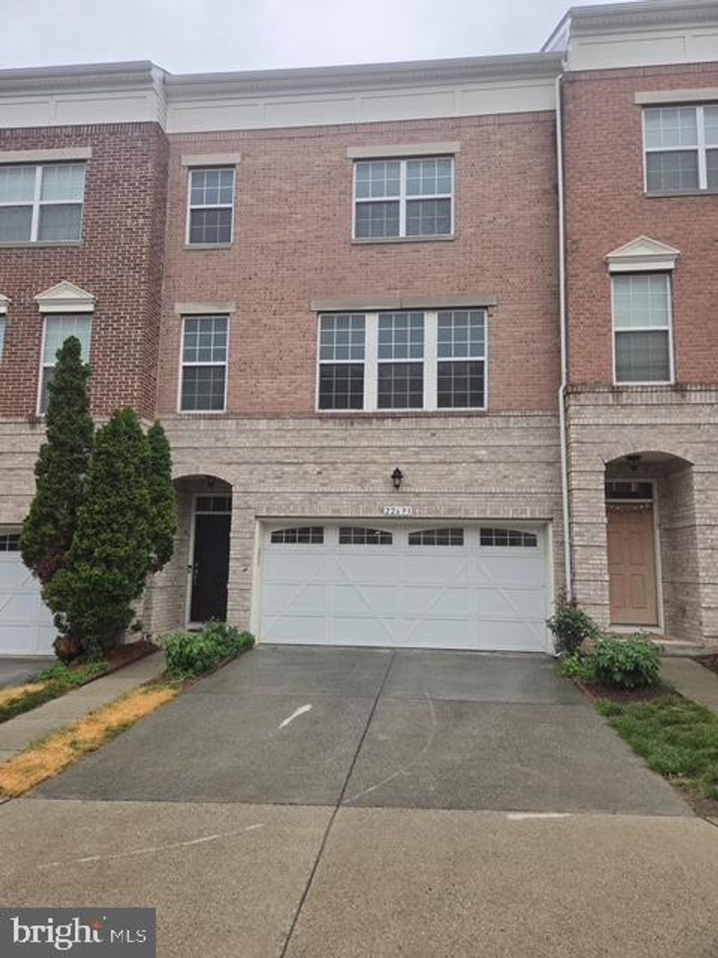 Photo of 22693 Flowing Spring Square, BRAMBLETON, VA 20148 (MLS # VALO2124262)