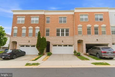 22693 FLOWING SPRING SQUARE BRAMBLETON VA 20148