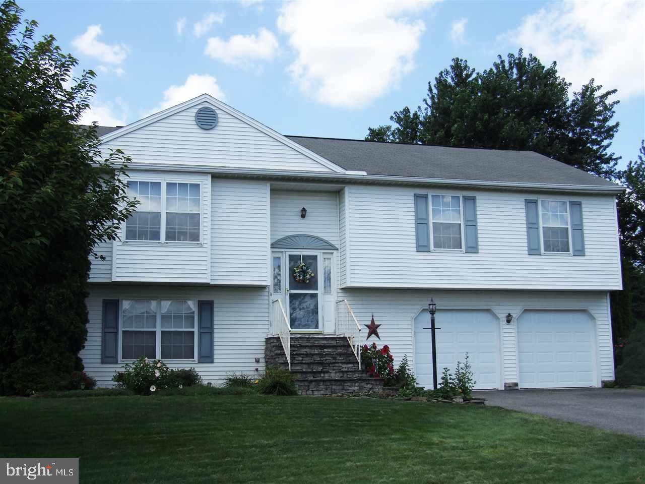 ORIOLE CIRCLE - Residential