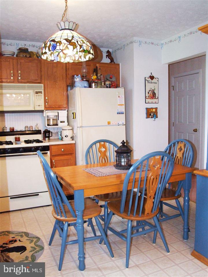 ORIOLE CIRCLE - Residential