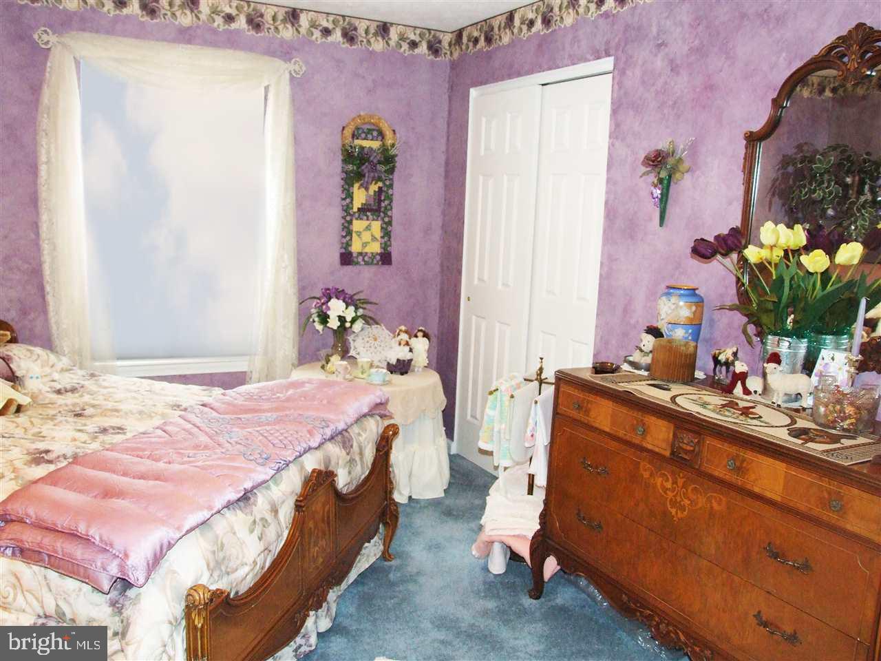 ORIOLE CIRCLE - Residential