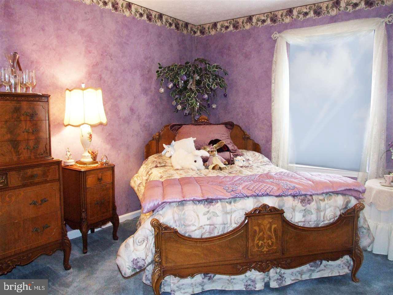 ORIOLE CIRCLE - Residential