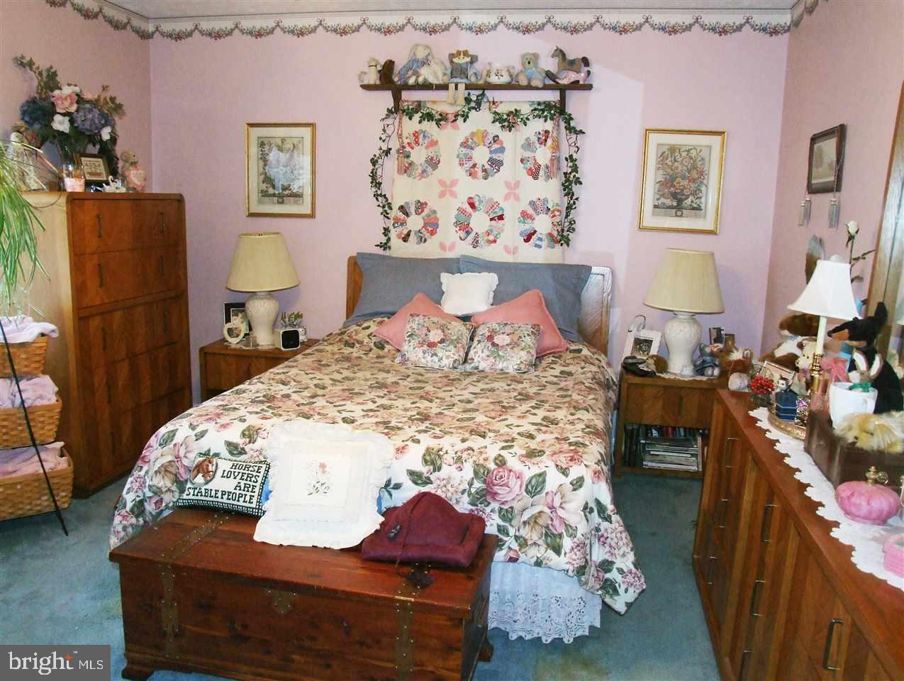 ORIOLE CIRCLE - Residential