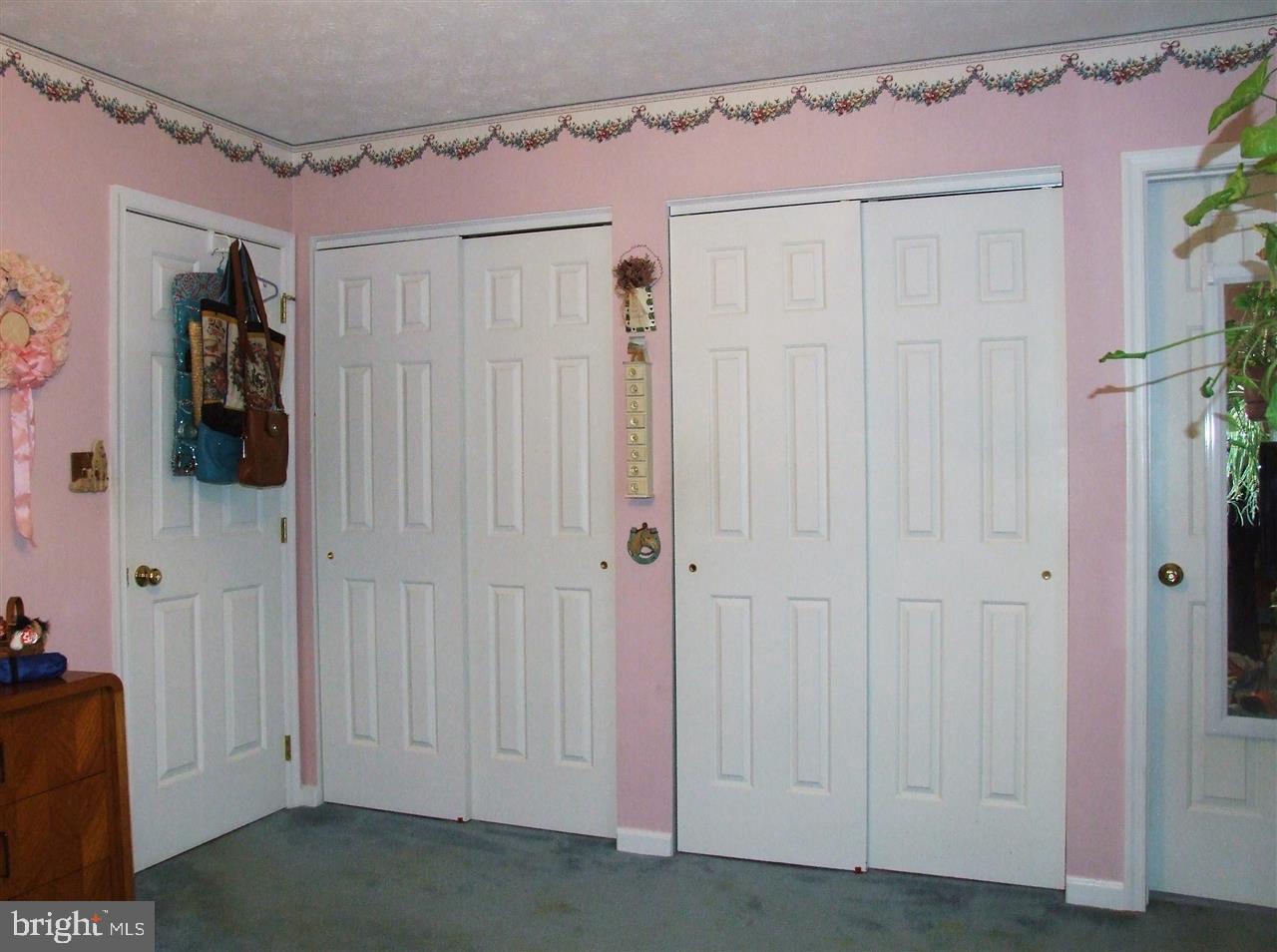 ORIOLE CIRCLE - Residential