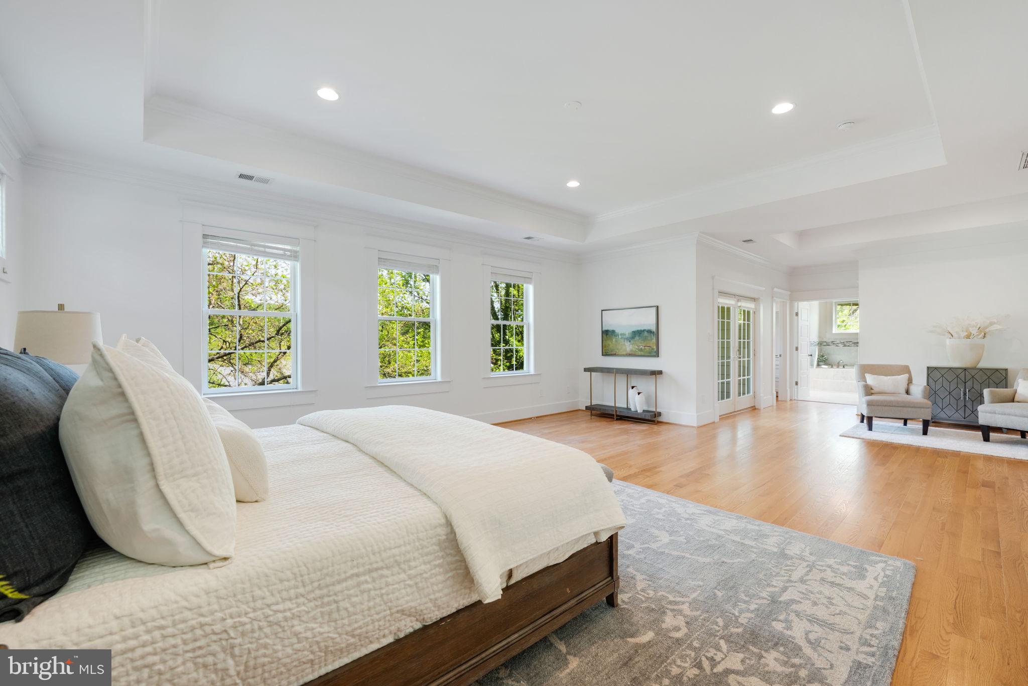 CRESCENT HILLS - Residential