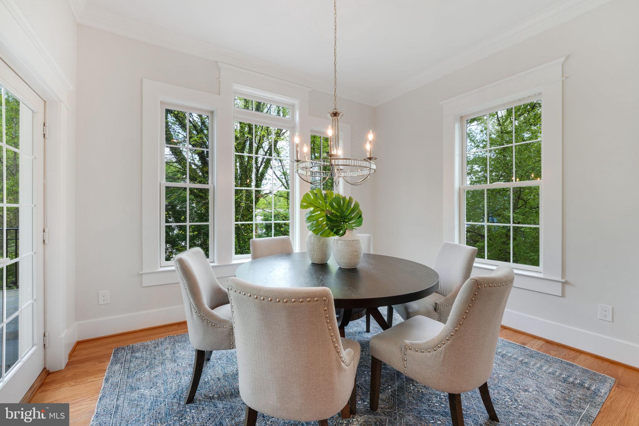 CRESCENT HILLS - Residential