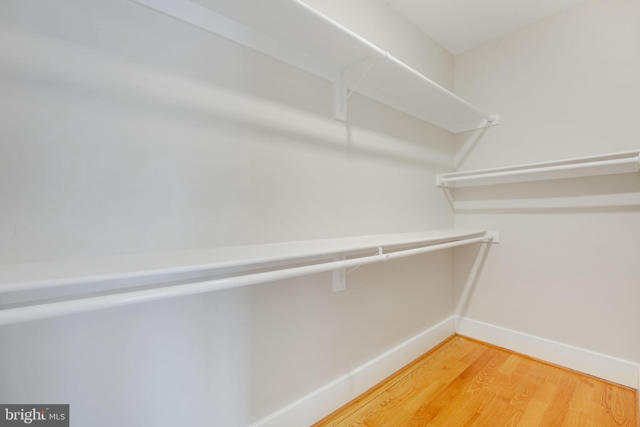 CRESCENT HILLS - Residential