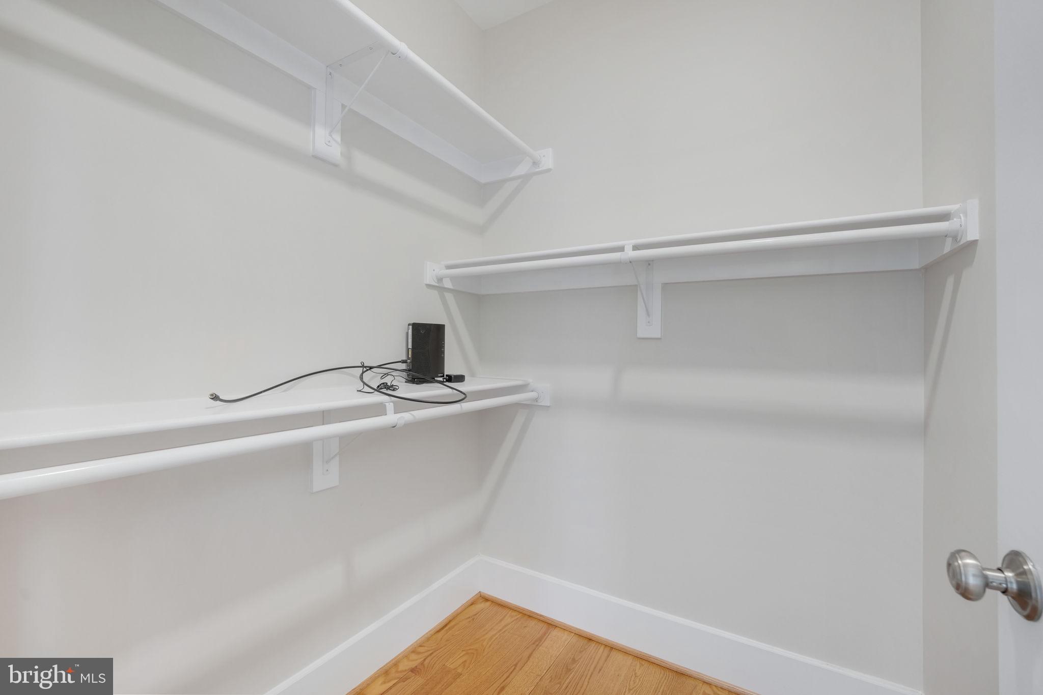 CRESCENT HILLS - Residential