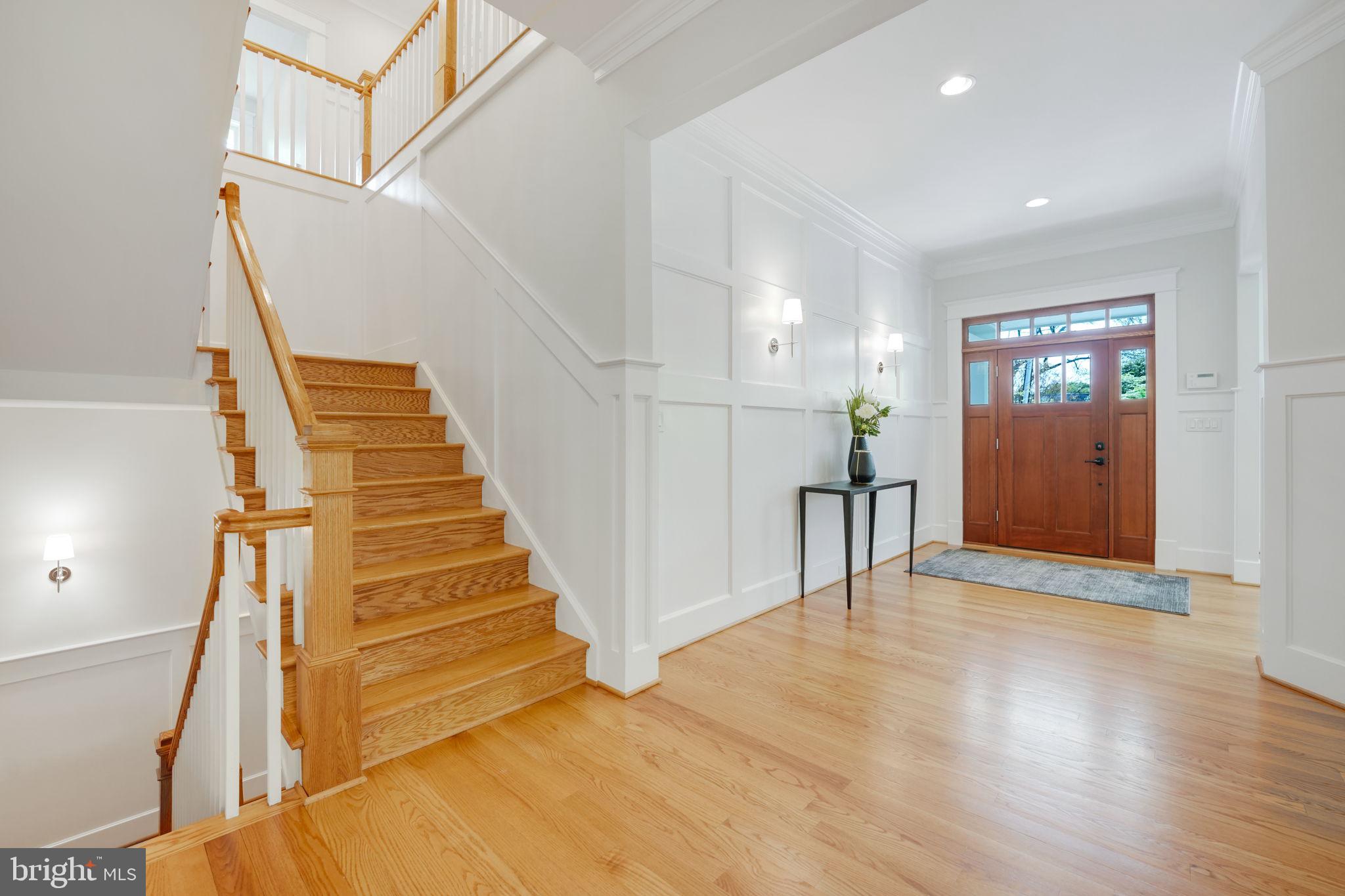 CRESCENT HILLS - Residential