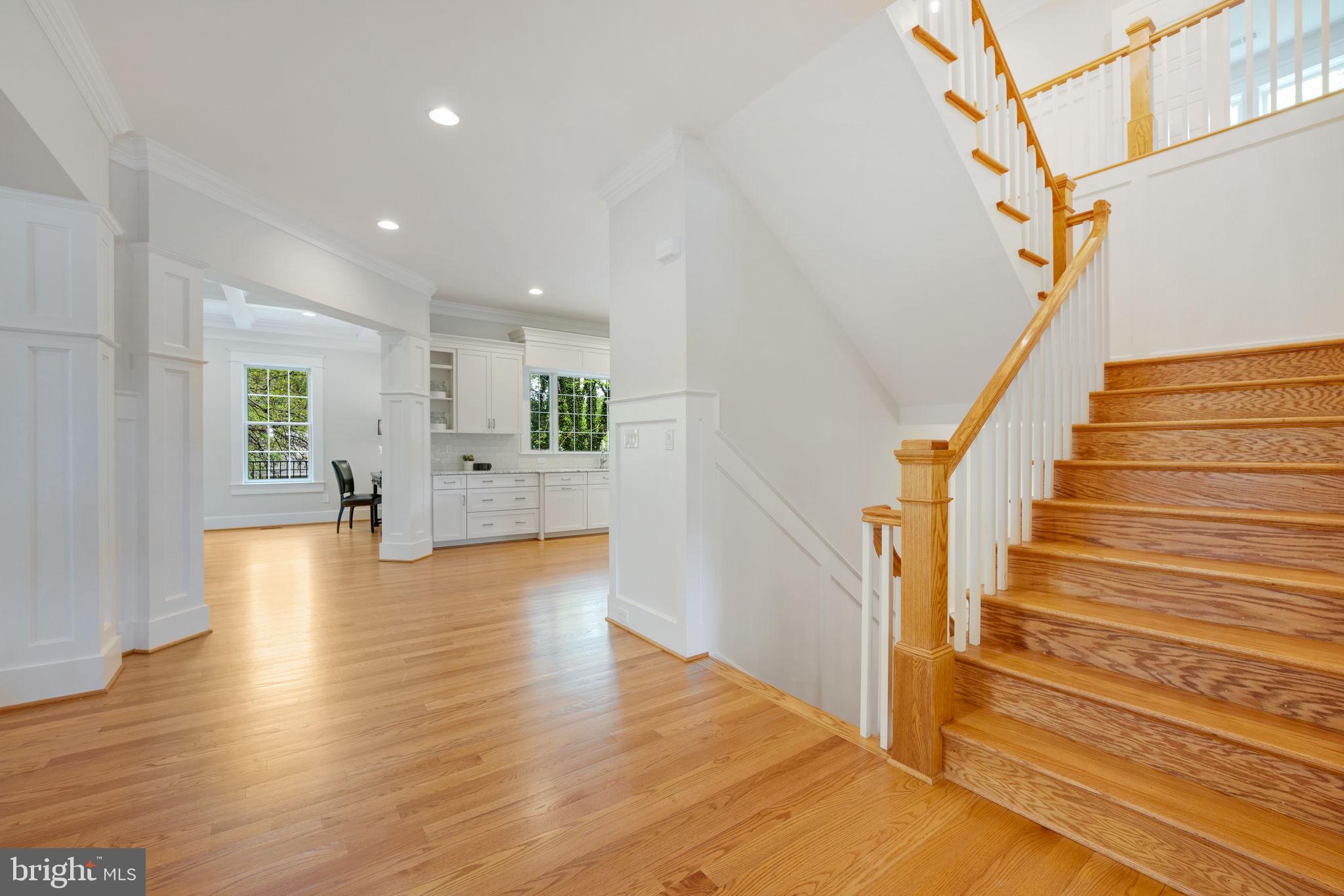 CRESCENT HILLS - Residential