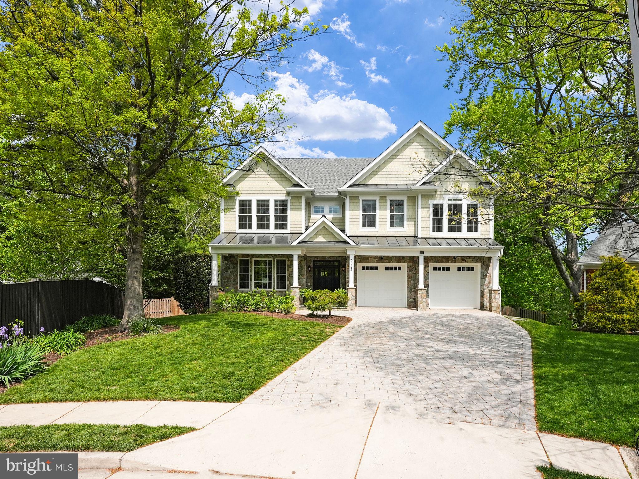 CRESCENT HILLS - Residential