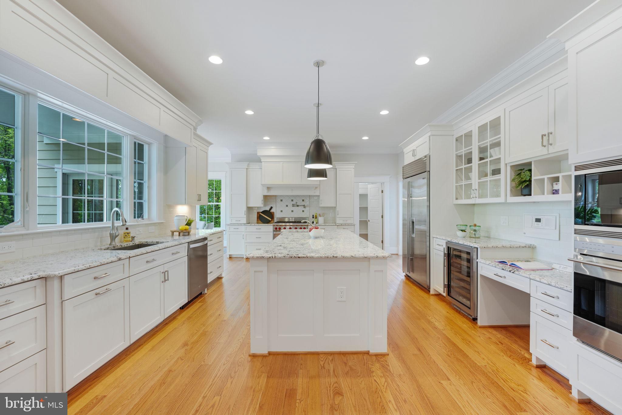 CRESCENT HILLS - Residential