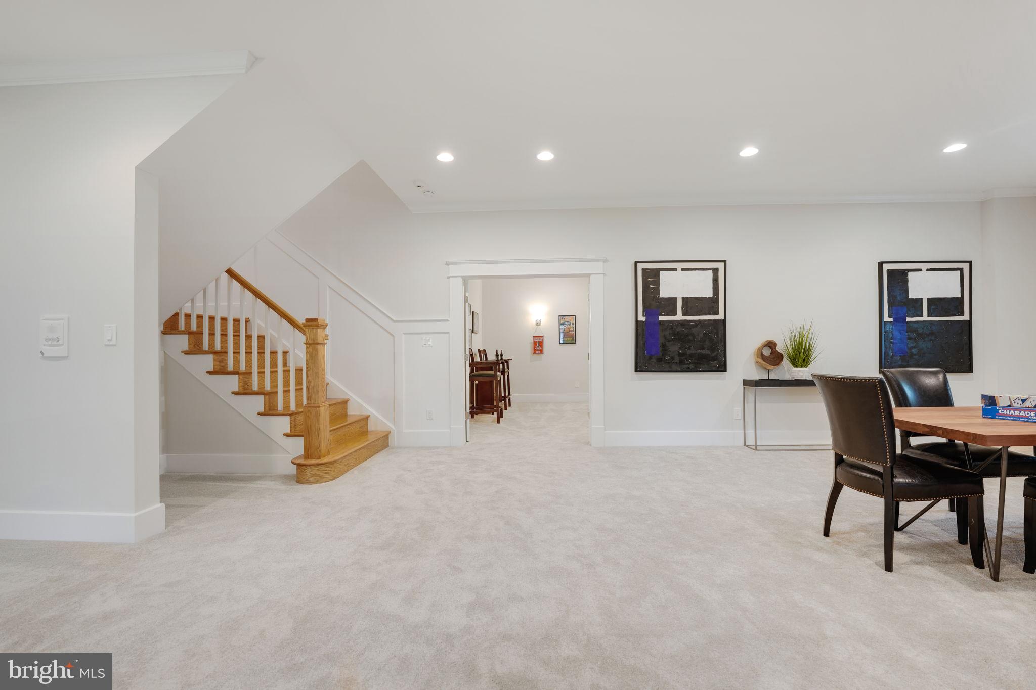 CRESCENT HILLS - Residential