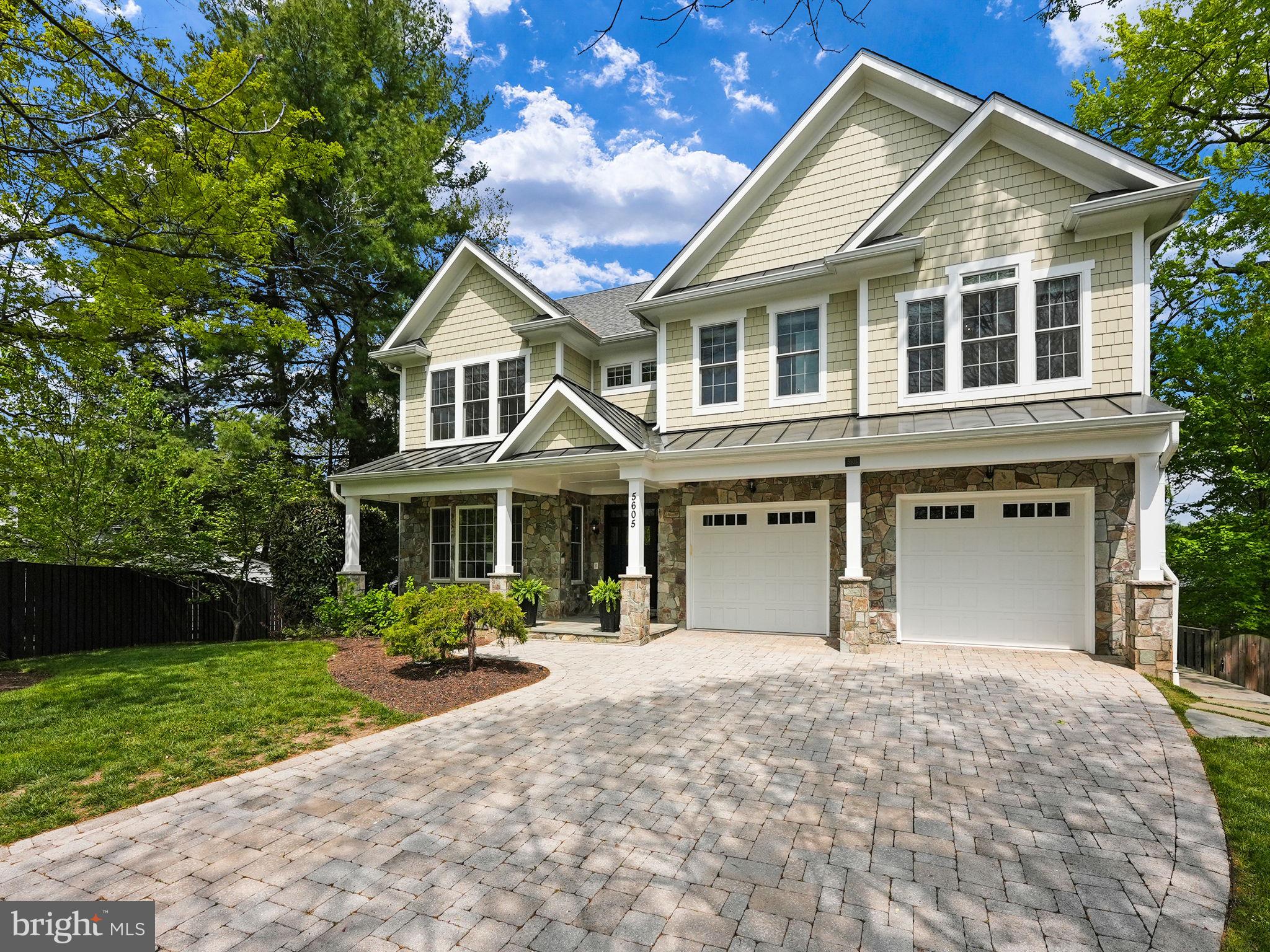 CRESCENT HILLS - Residential