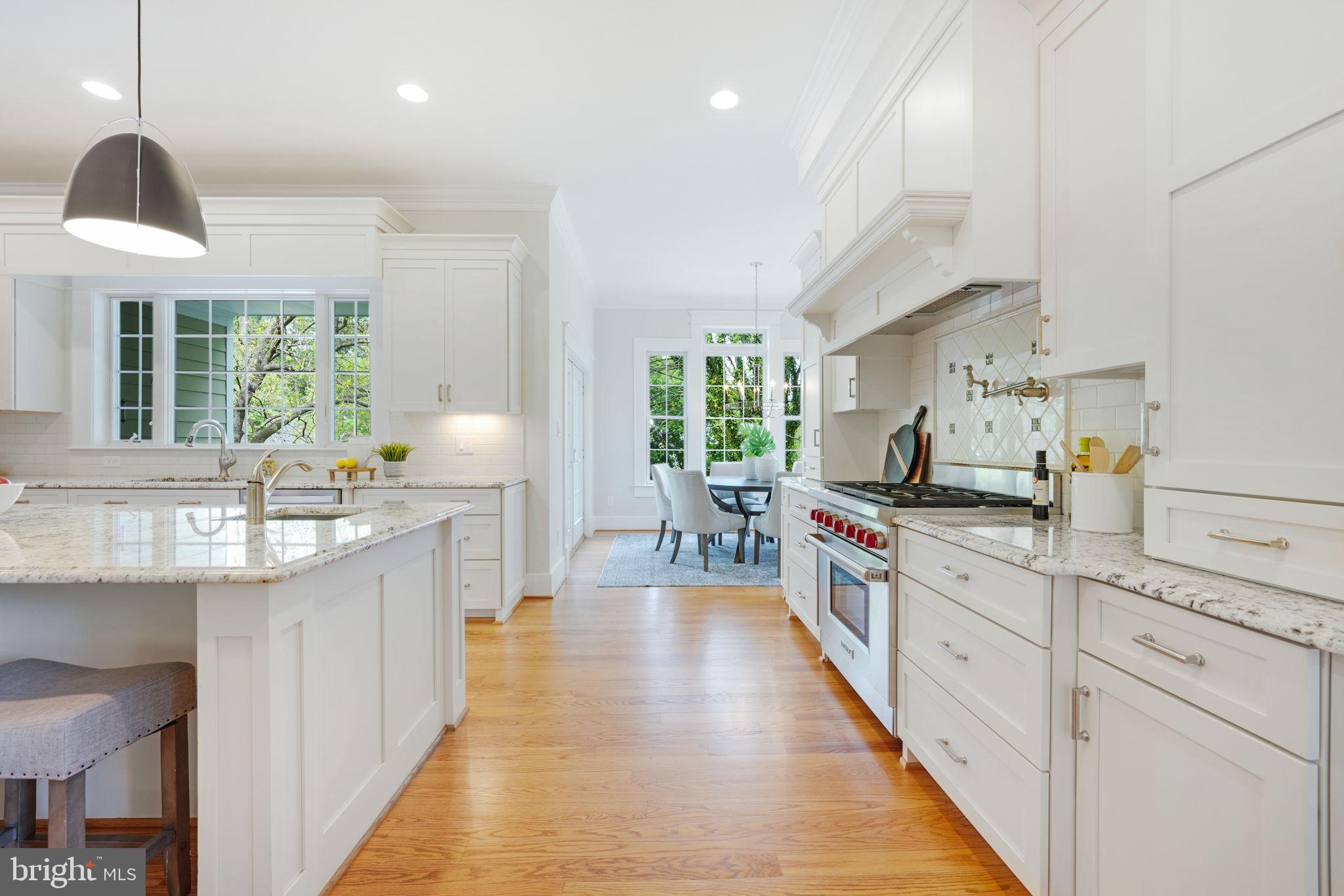 CRESCENT HILLS - Residential