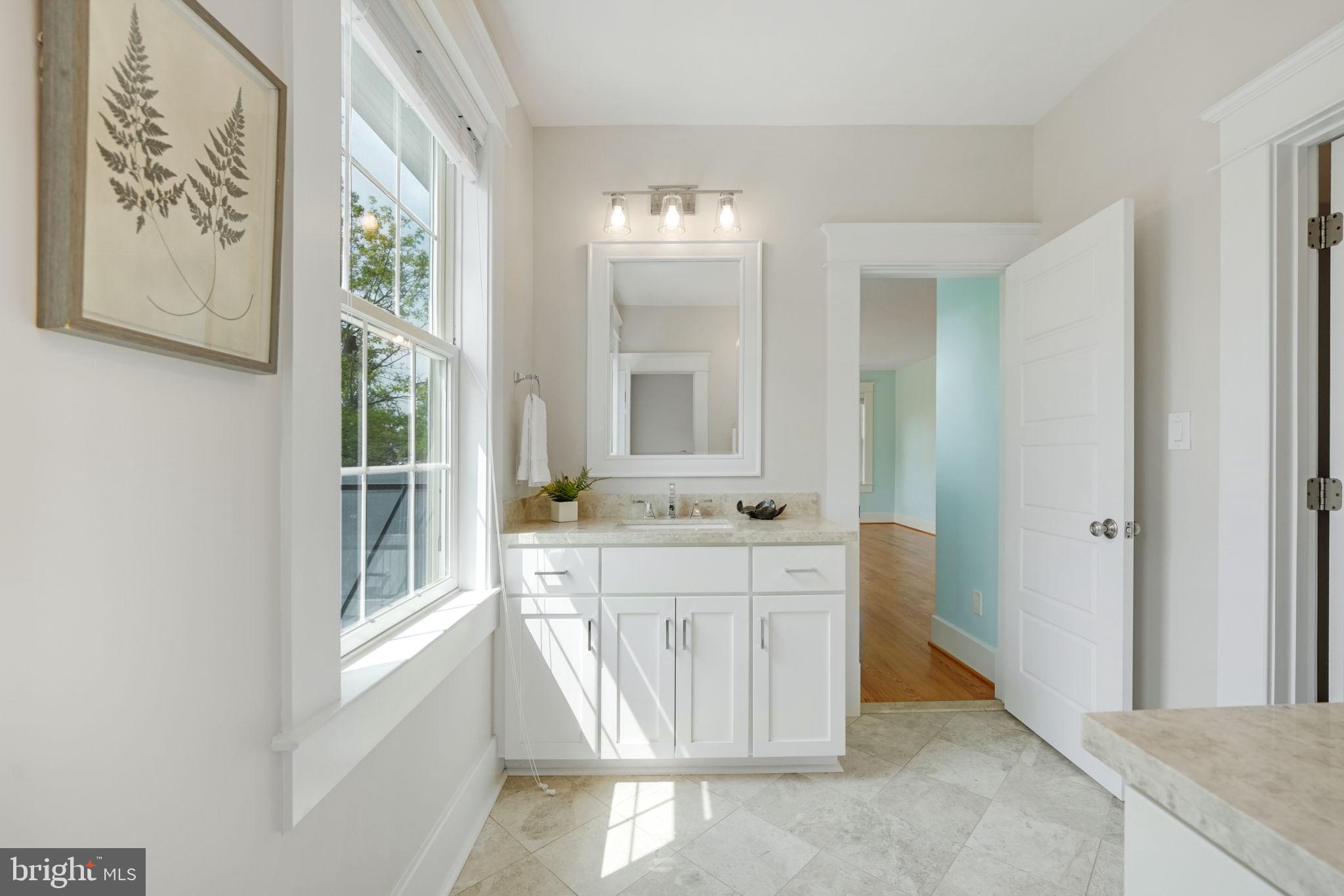 CRESCENT HILLS - Residential