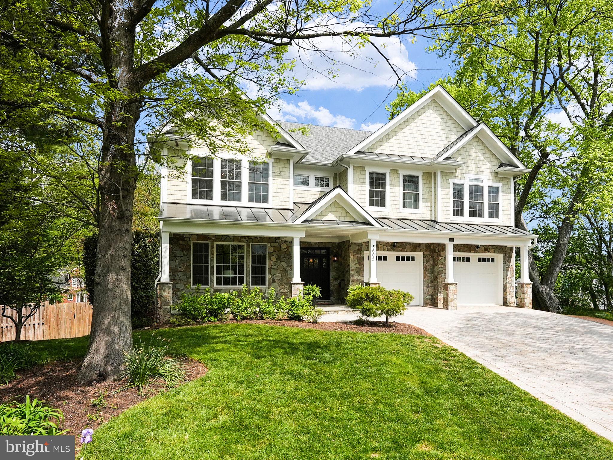 CRESCENT HILLS - Residential