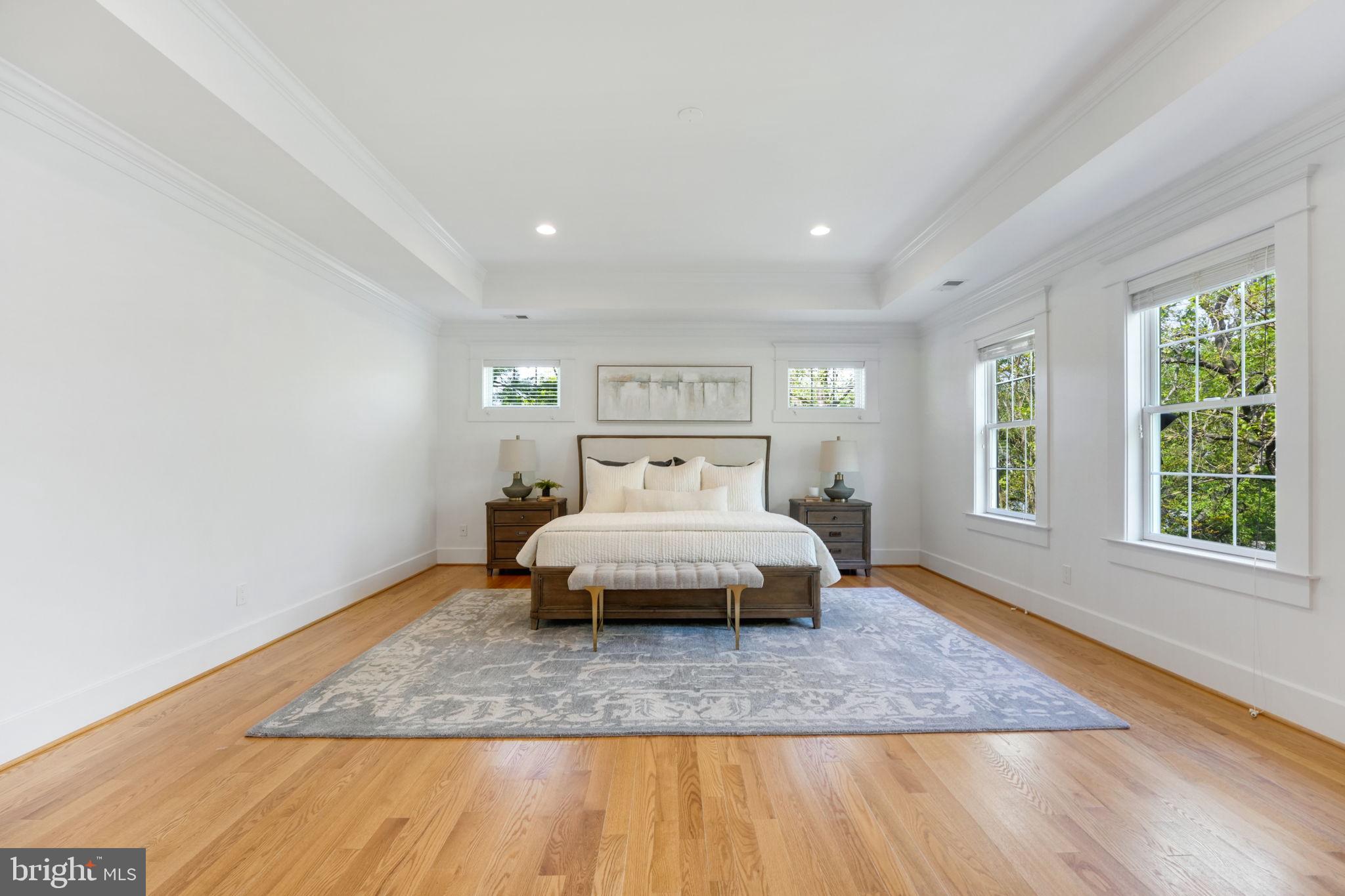 CRESCENT HILLS - Residential