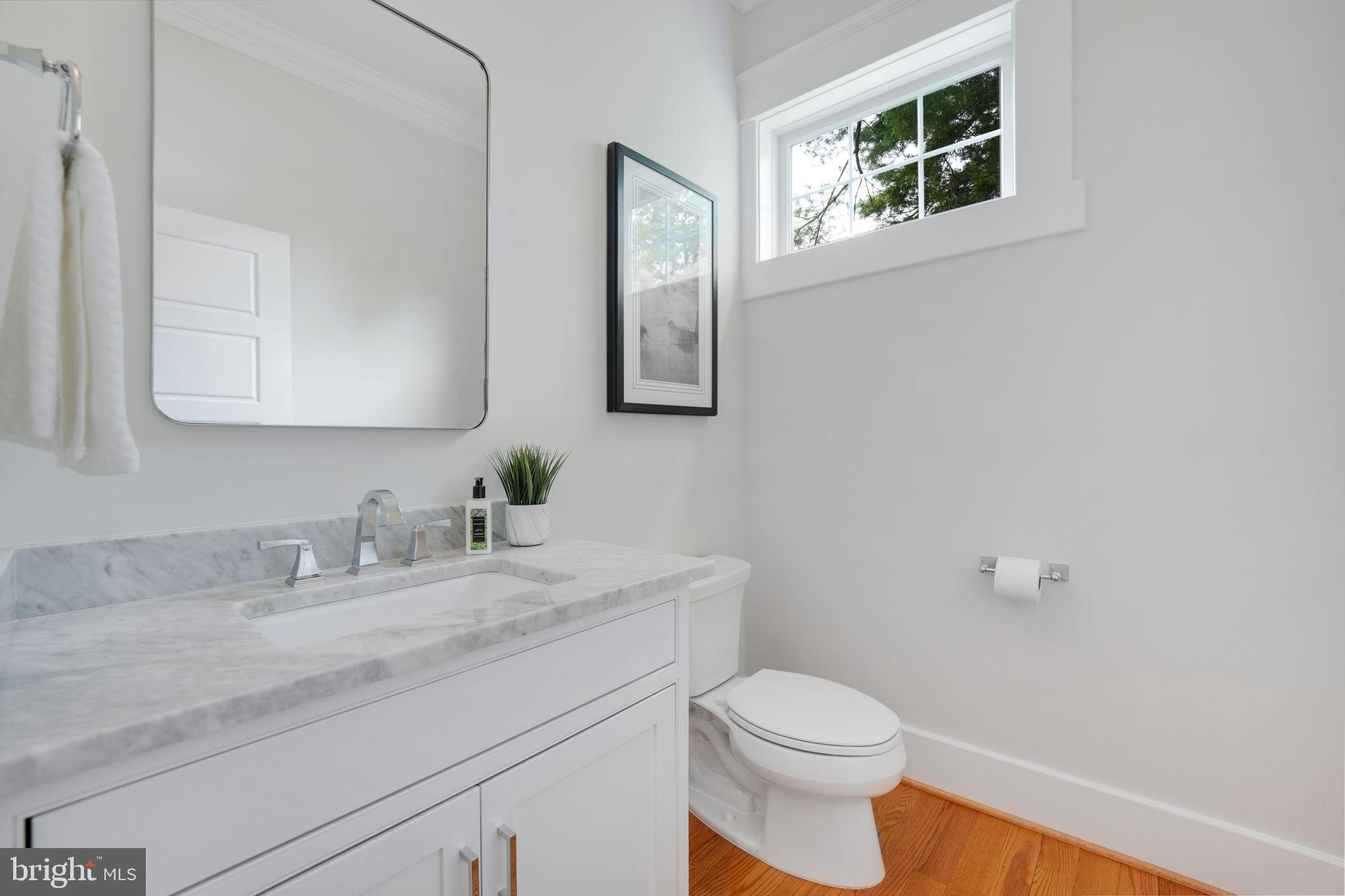 CRESCENT HILLS - Residential