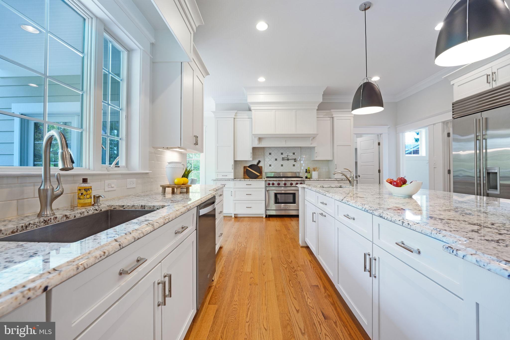 CRESCENT HILLS - Residential