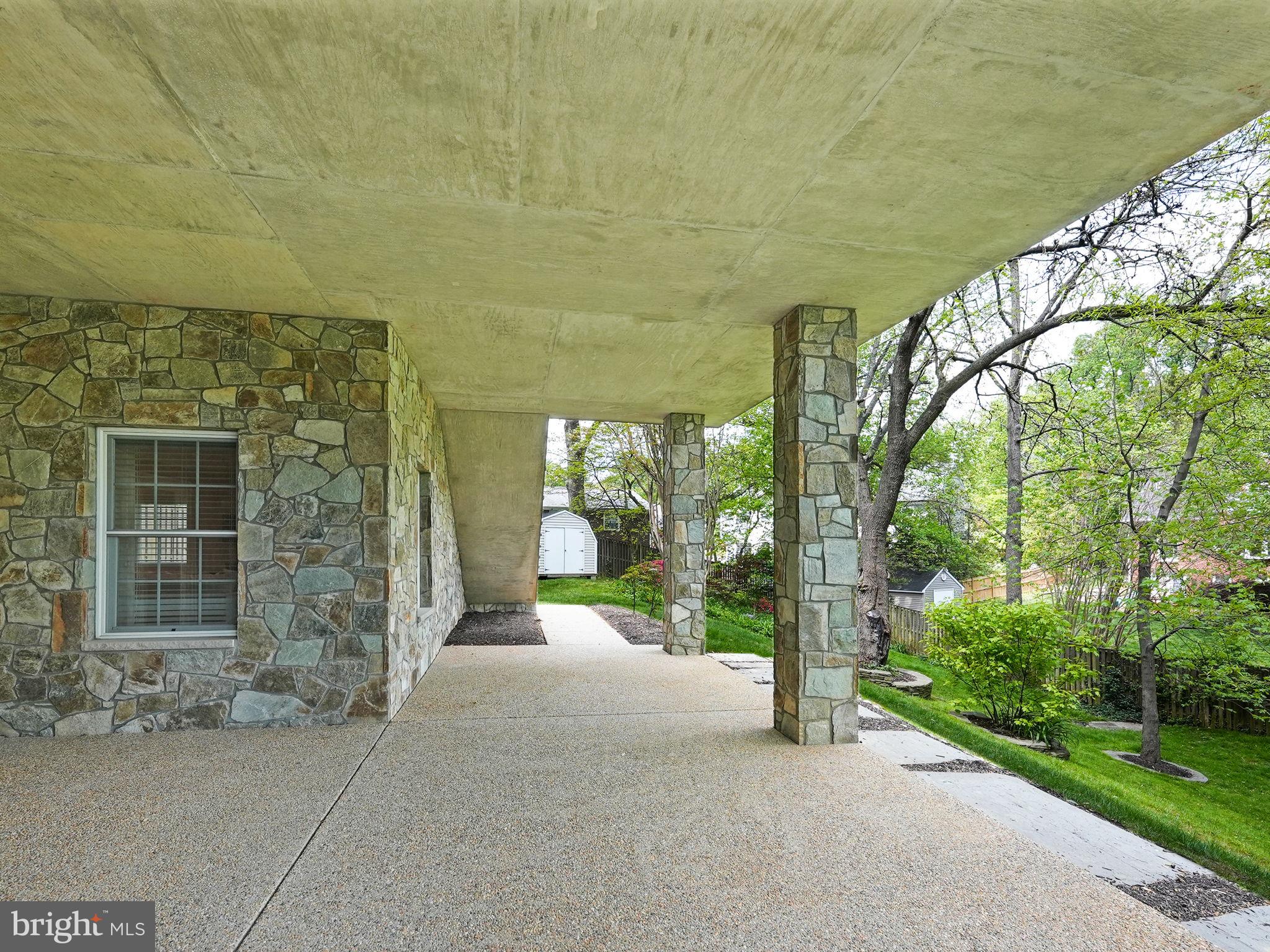 CRESCENT HILLS - Residential