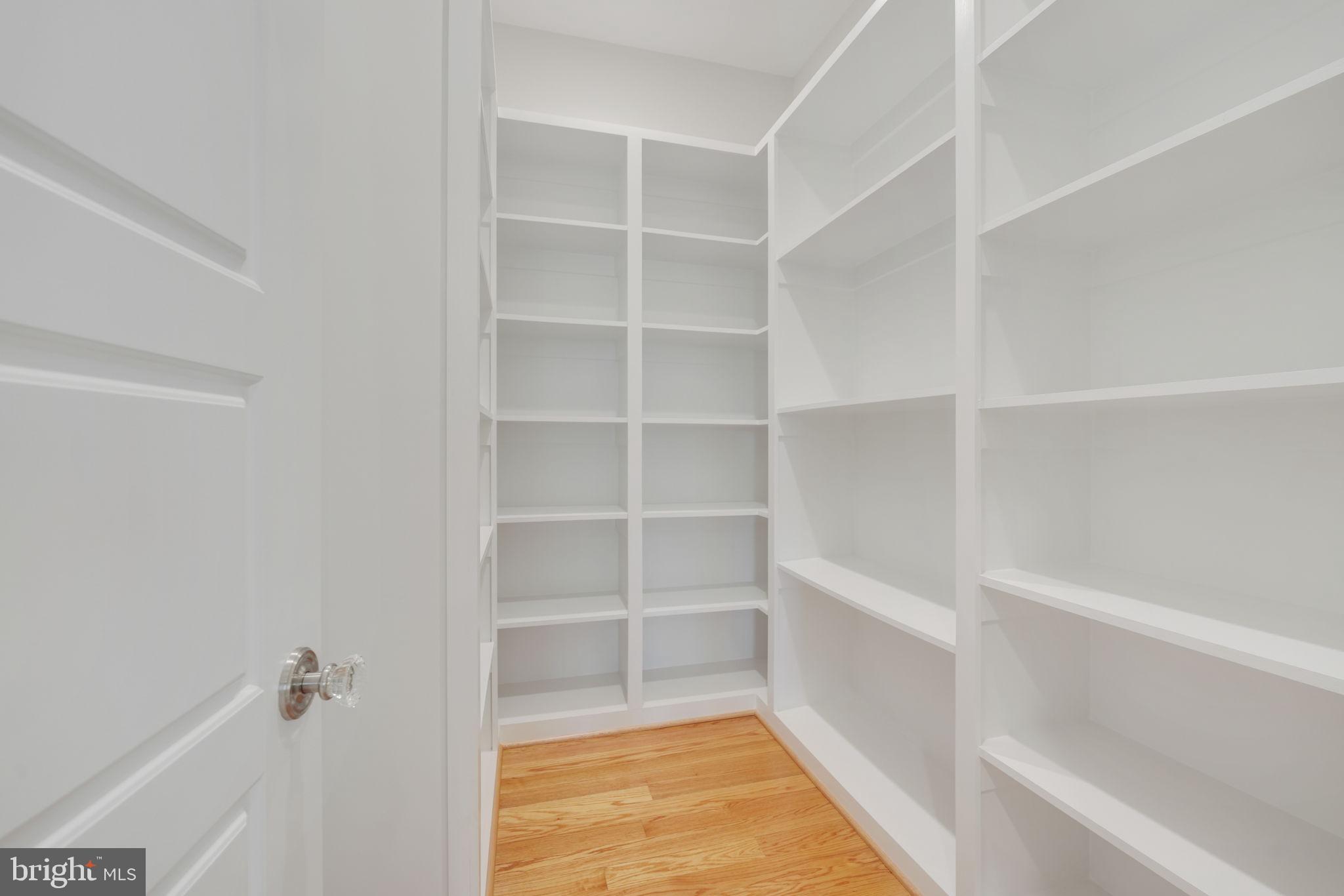 CRESCENT HILLS - Residential