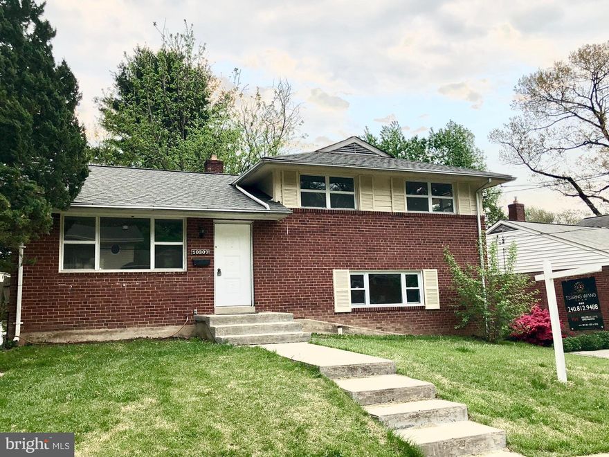 Rarely spacious 5 bedrooms 3 full bathrooms single family in Carrol Knoll! Sunny, large rooms with lots of upgrades! BRAND NEW kitchen, ALL bathrooms, paint, Ready for your arrival!The property conventiently located off Georgia Ave, mins to I495, CLOSE to Rt.189, nearby tons of shopping and entertainment! Don't miss!