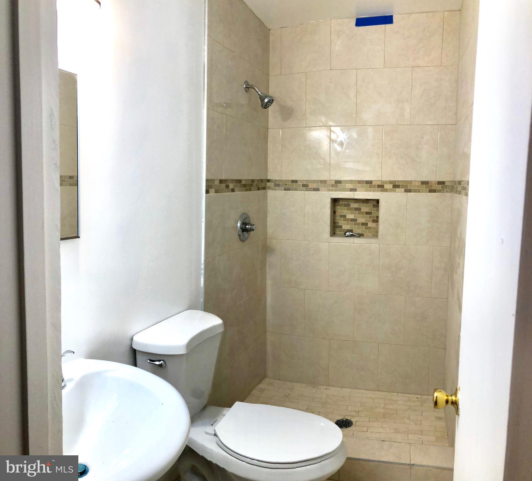 CARROLL KNOLLS - Residential Lease