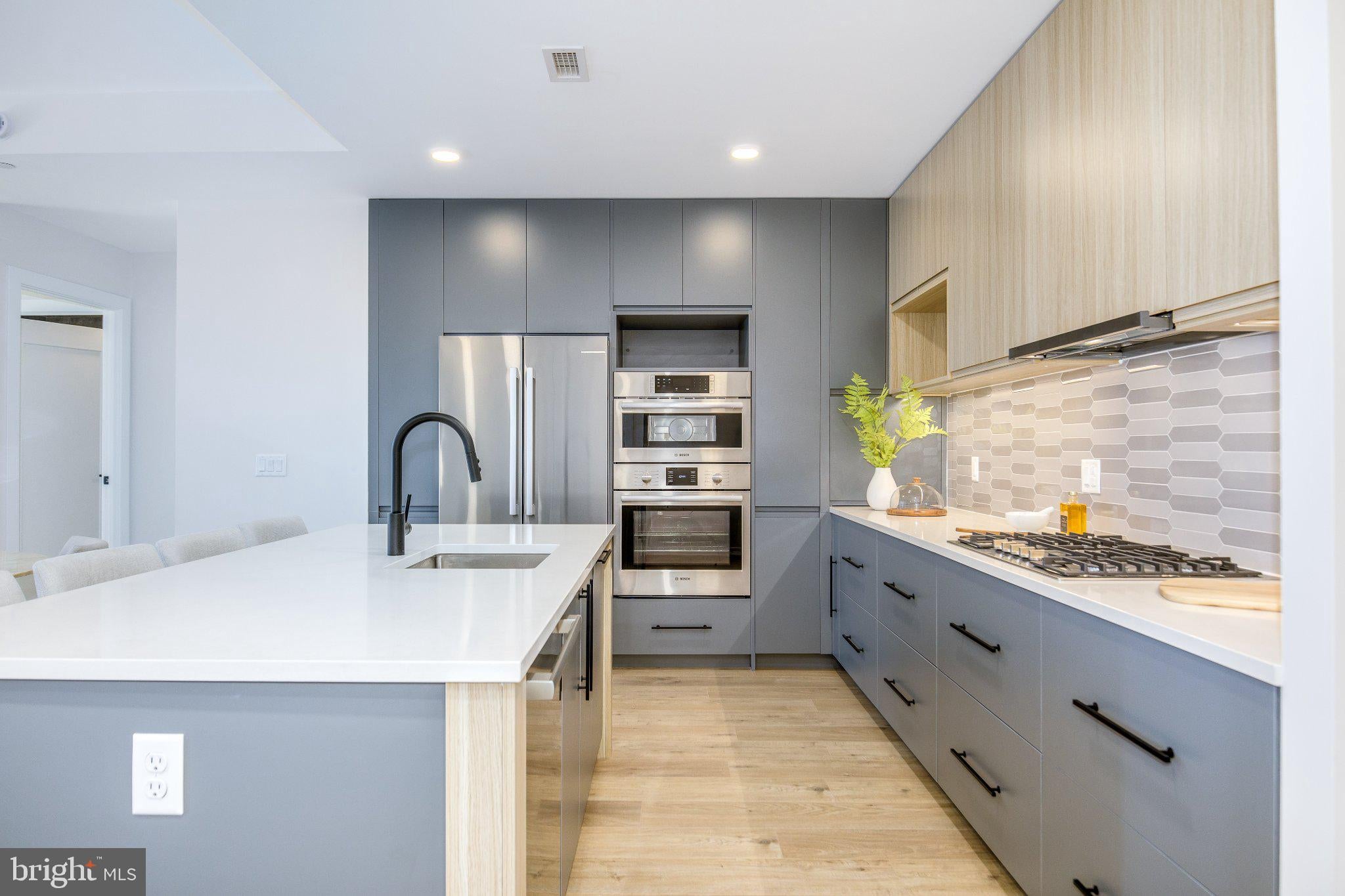 255 W. FALLS STATION BOULEVARD 903