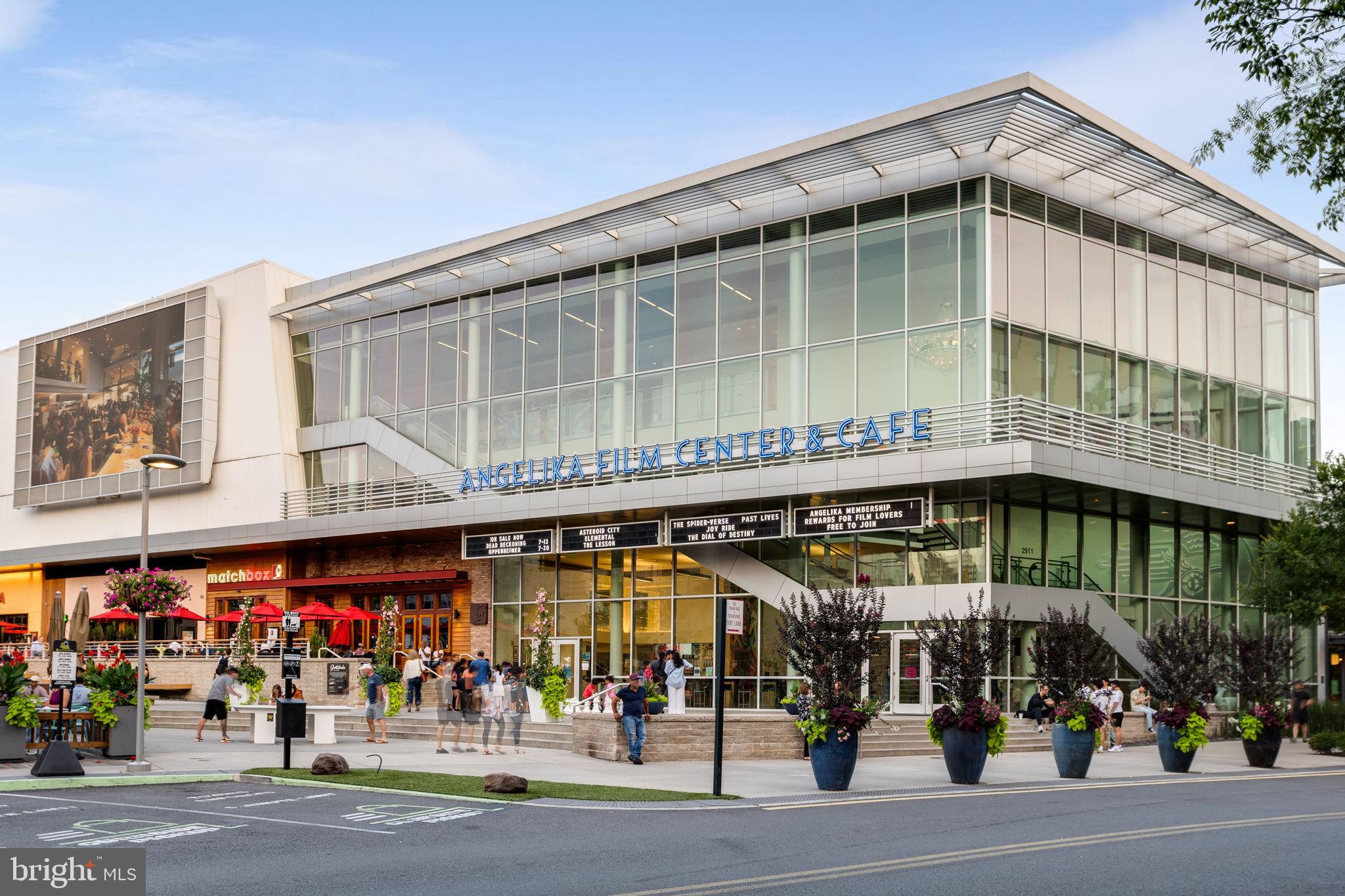 METRO PLACE AT DUNN LORING - Residential