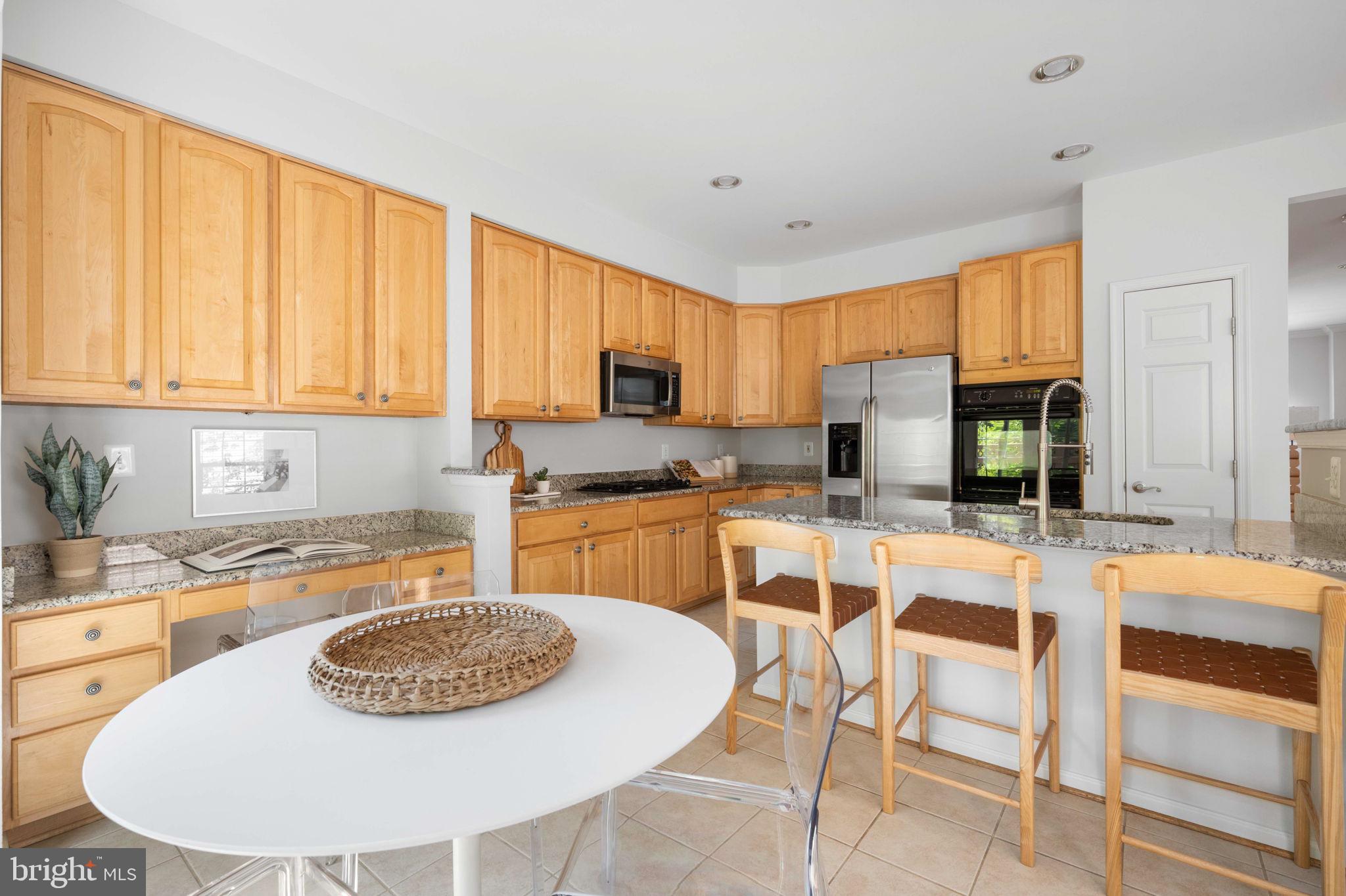 METRO PLACE AT DUNN LORING - Residential