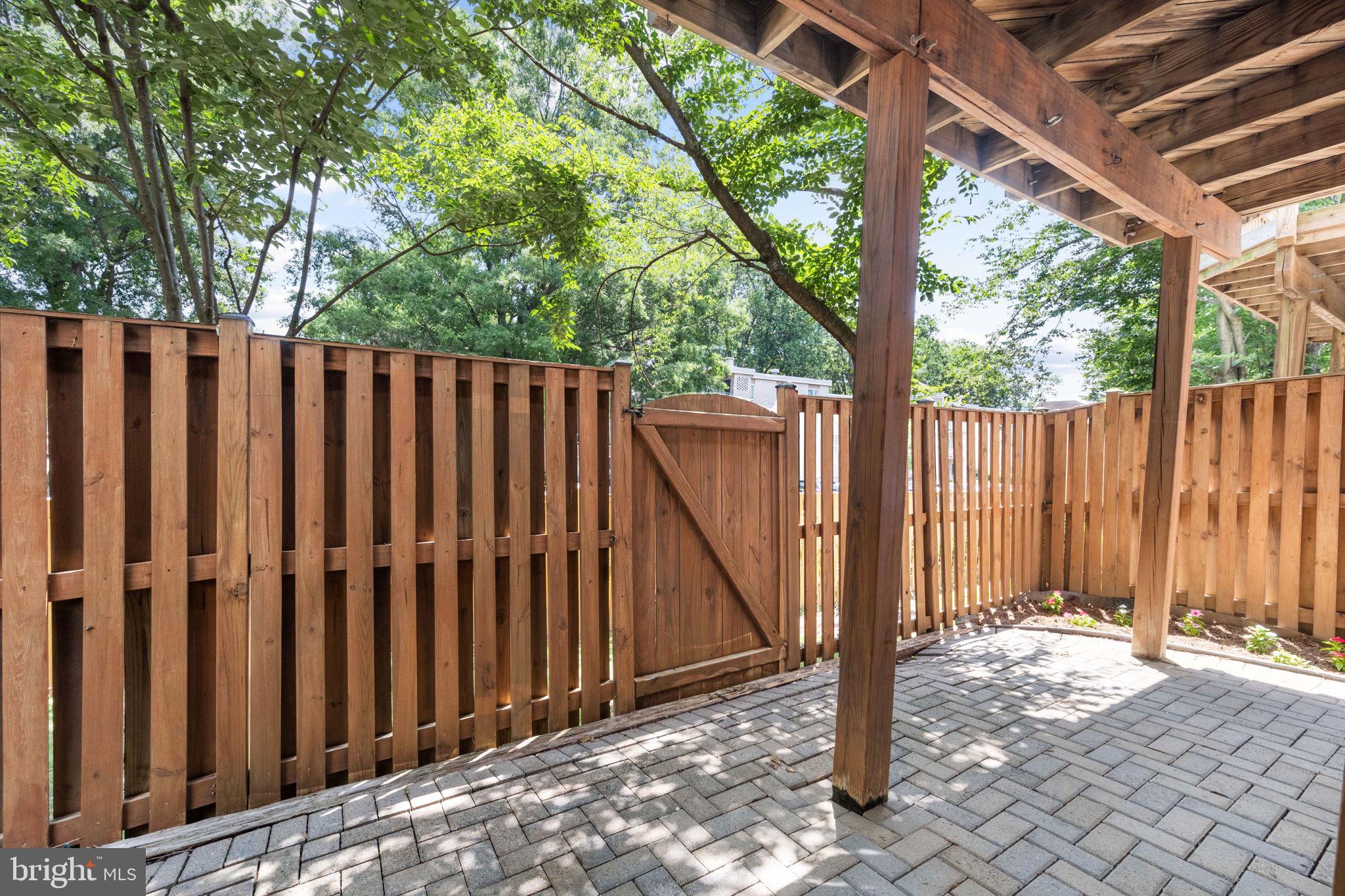 METRO PLACE AT DUNN LORING - Residential