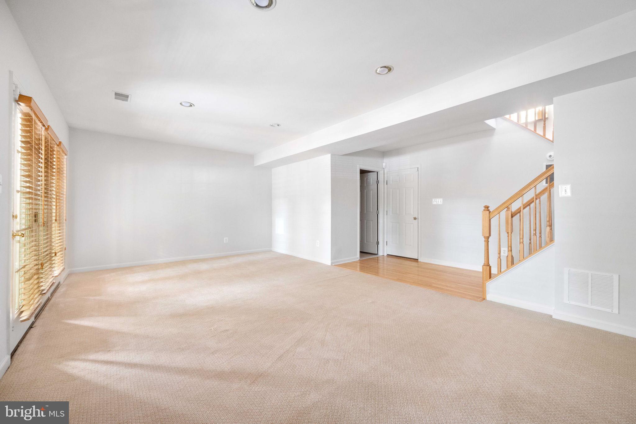 METRO PLACE AT DUNN LORING - Residential